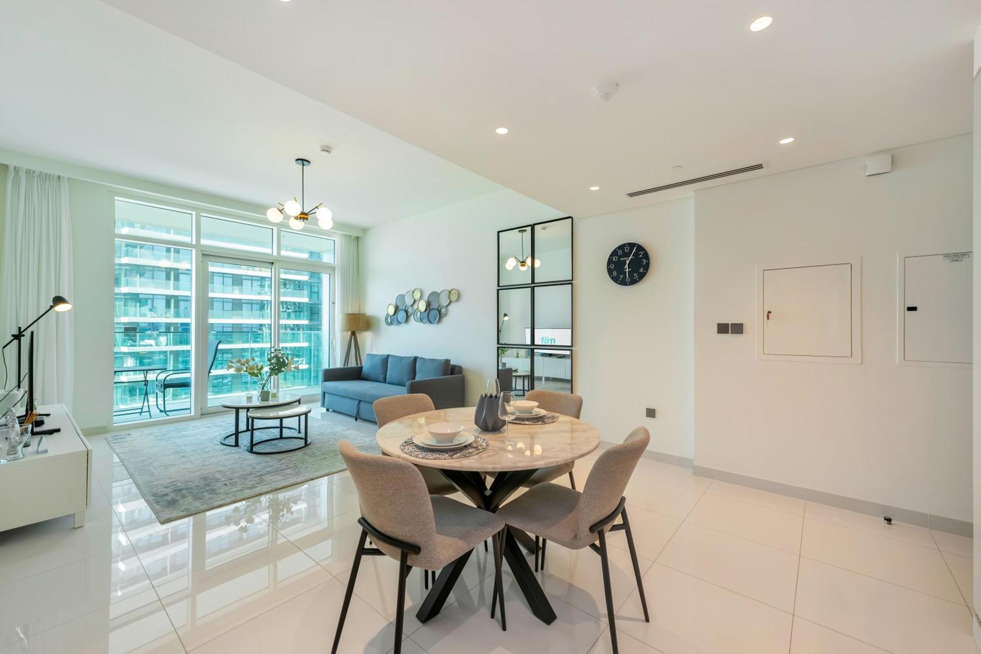 Fam Living - Beachfront Getaway In Emaar Beachfront - Private Access And Luxury Amenities Dubái