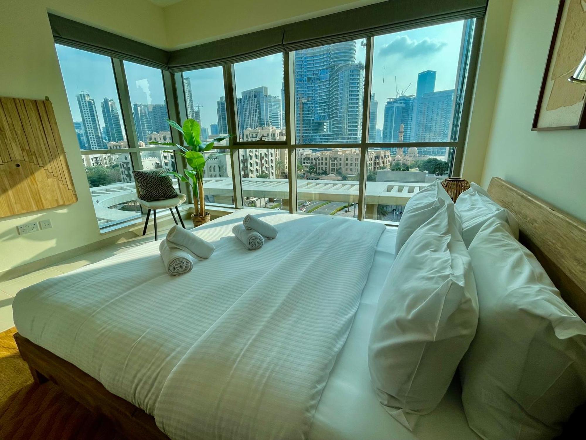 Cosy & Spacious 2 Bedroom L Magical Boulevard View L By Burj & Mall I Pool I Gym I Family Friendly Apartamento *