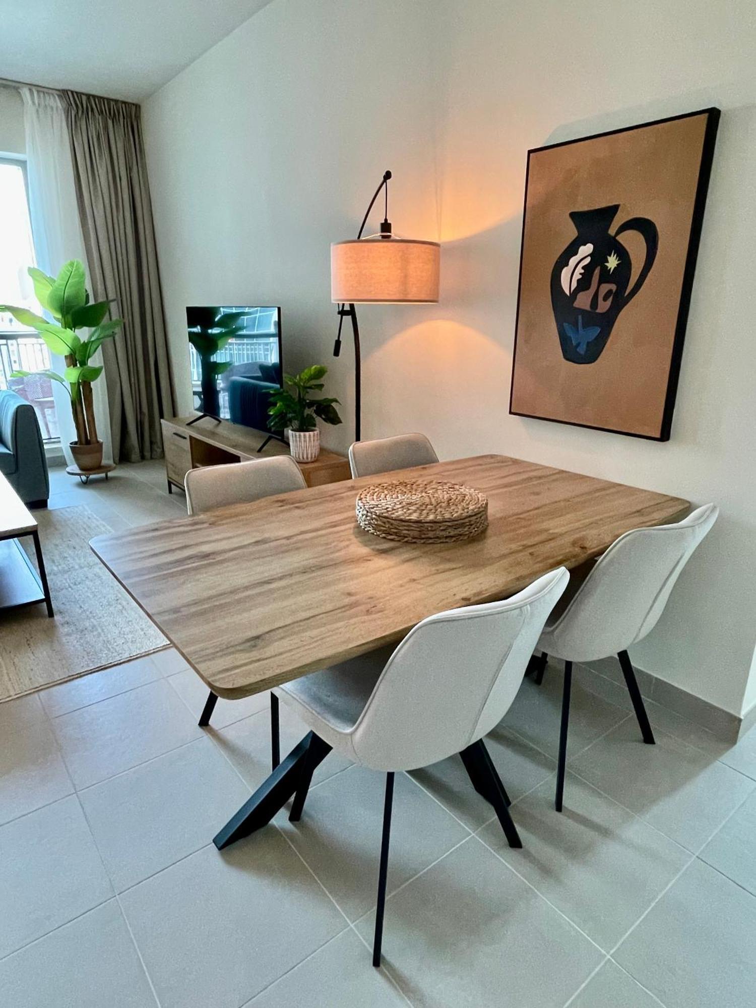Cosy & Spacious 2 Bedroom L Magical Boulevard View L By Burj & Mall I Pool I Gym I Family Friendly *