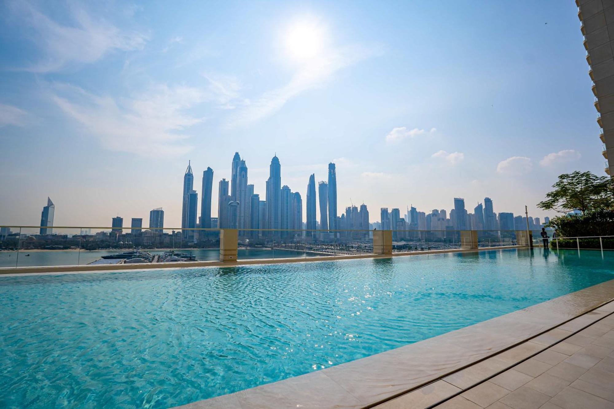 Veluxa - Luxe 2bed In Beachfront Apartment