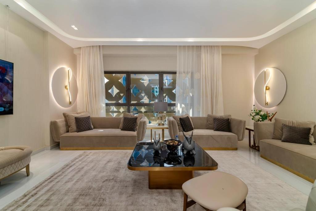 Usmans 4bdrm Sea View Direct Access Fully Serviced Jbr *