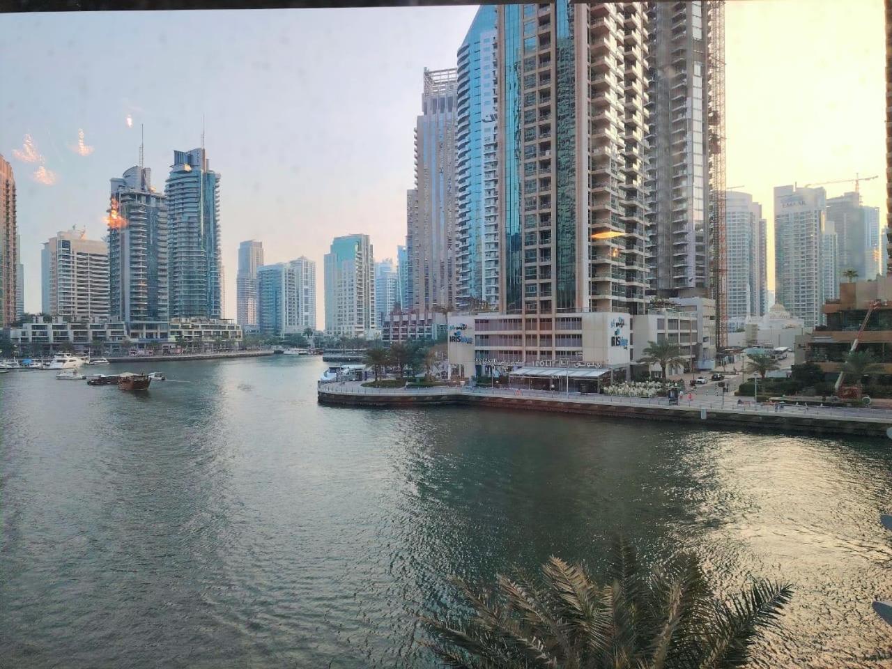 Apartment Full Marina View Cayan Tower *