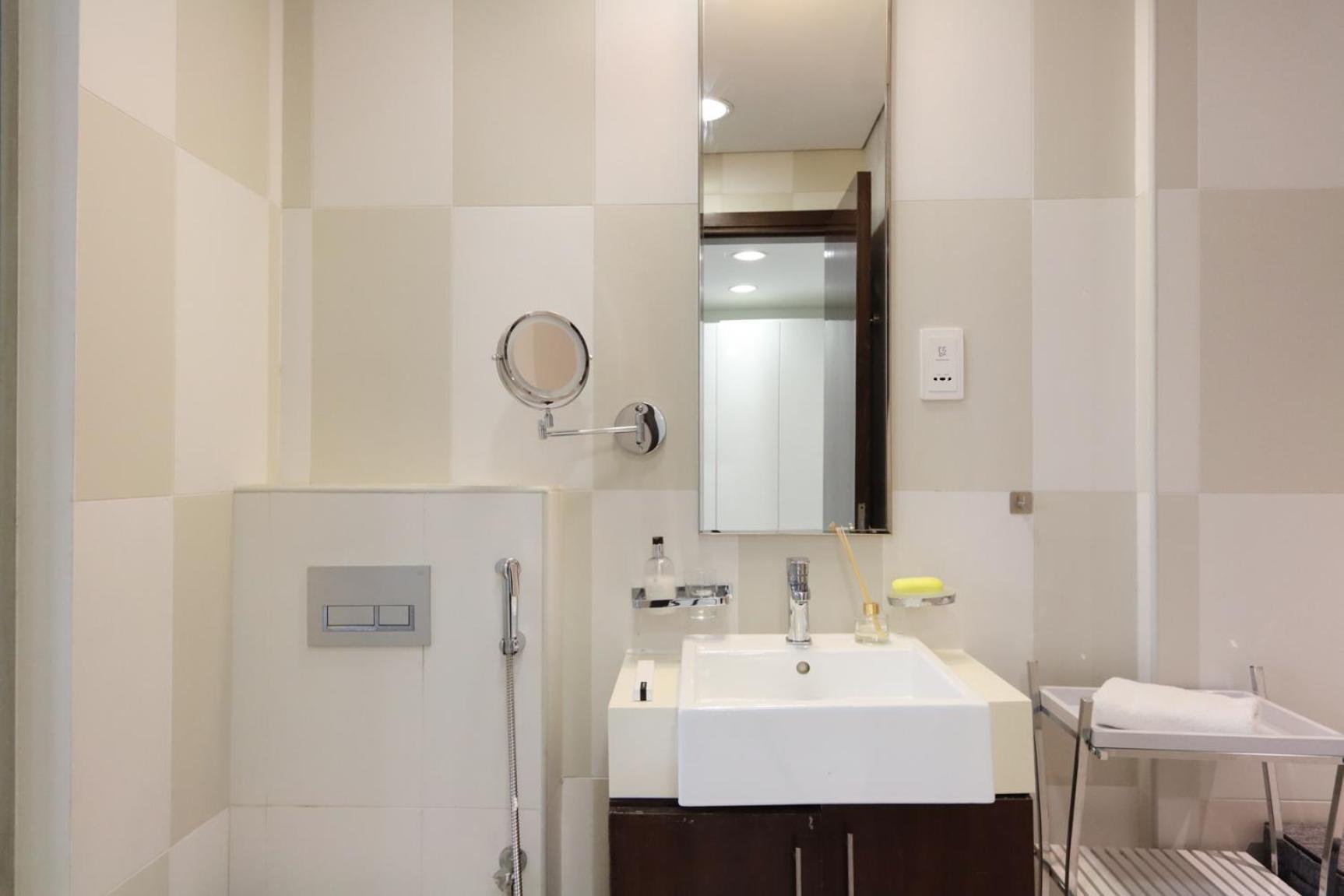 Apartment Livbnb Seaside In Palm Jumeirah With Private Terrace And Direct Access To Nakheel Mall *