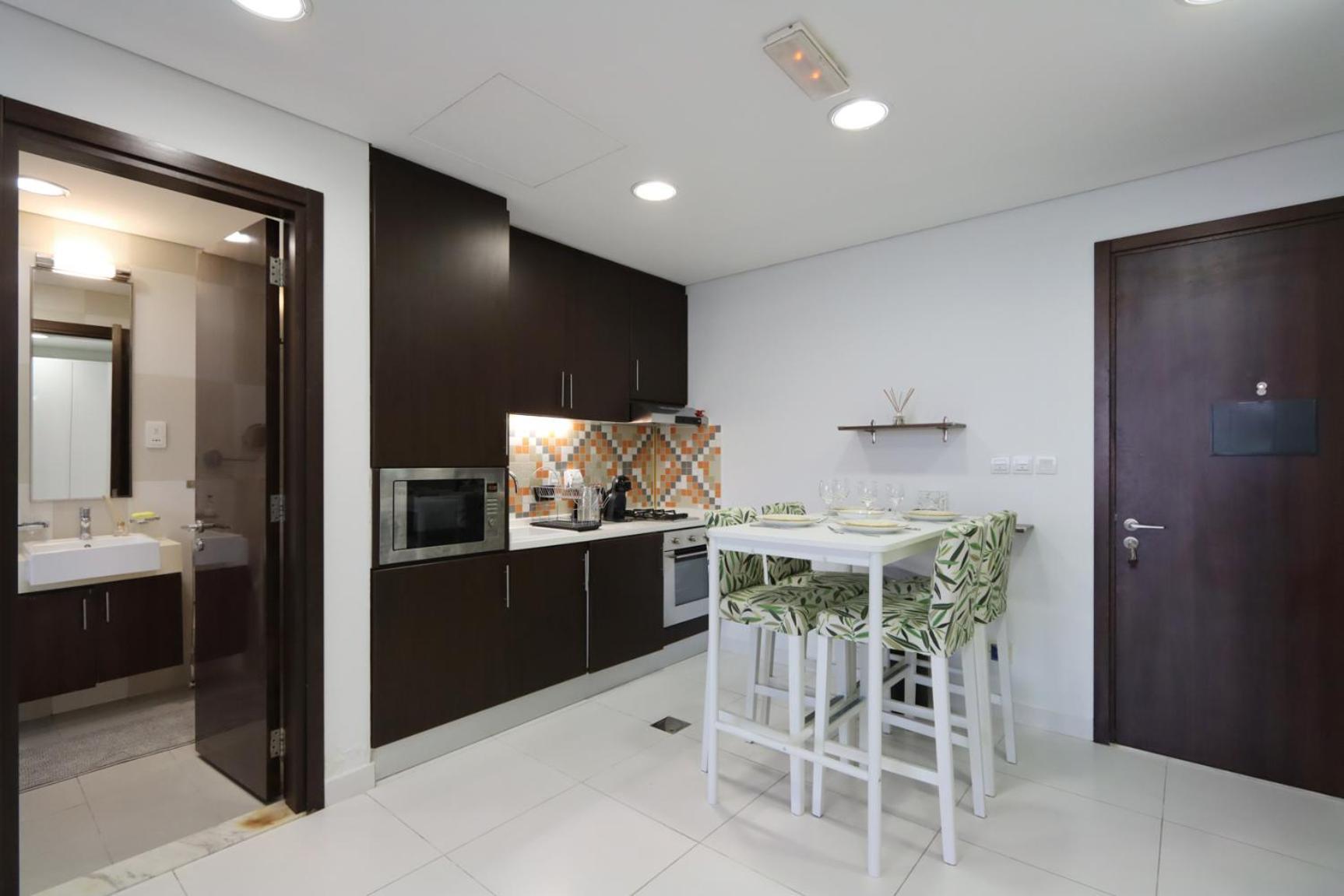 Livbnb Seaside In Palm Jumeirah With Private Terrace And Direct Access To Nakheel Mall Apartment *