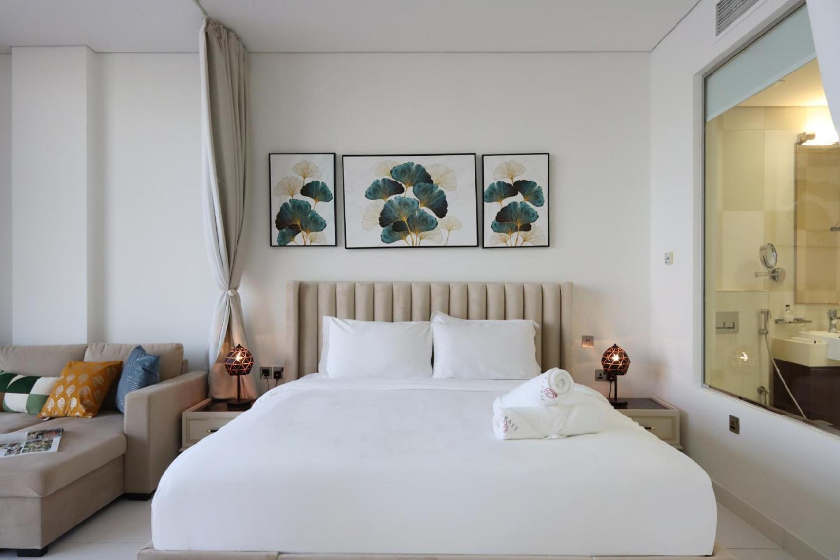 Apartment Livbnb Seaside In Palm Jumeirah With Private Terrace And Direct Access To Nakheel Mall Dubai