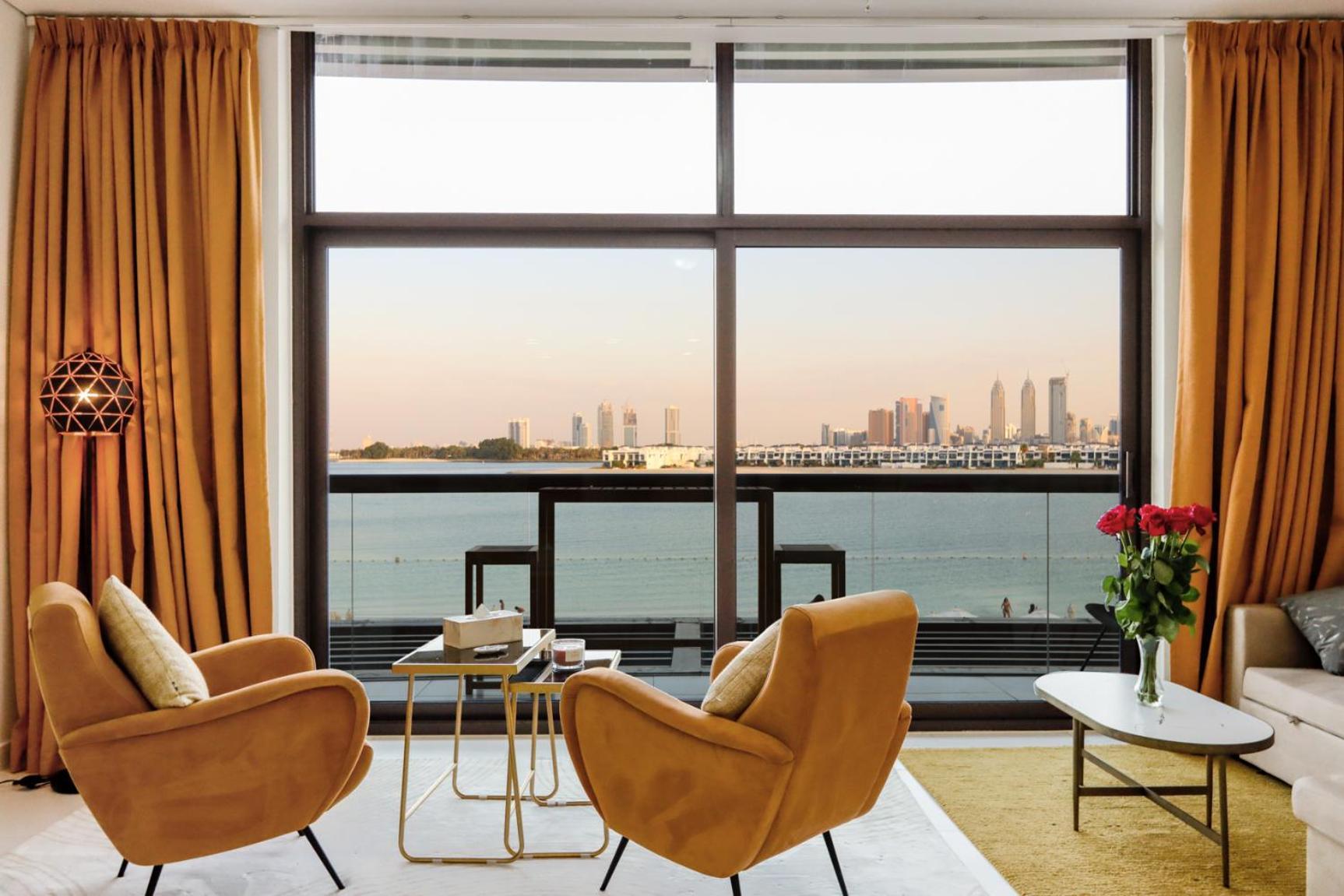 Livbnb Seaside In Palm Jumeirah With Private Terrace And Direct Access To Nakheel Mall Apartment Dubai