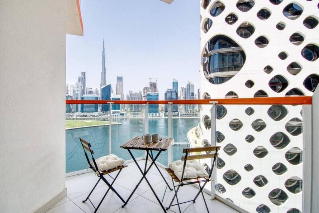 Apartamento Lux Marasi Moods 2bd 7px Burj Khalifa & Canal Views Dubái