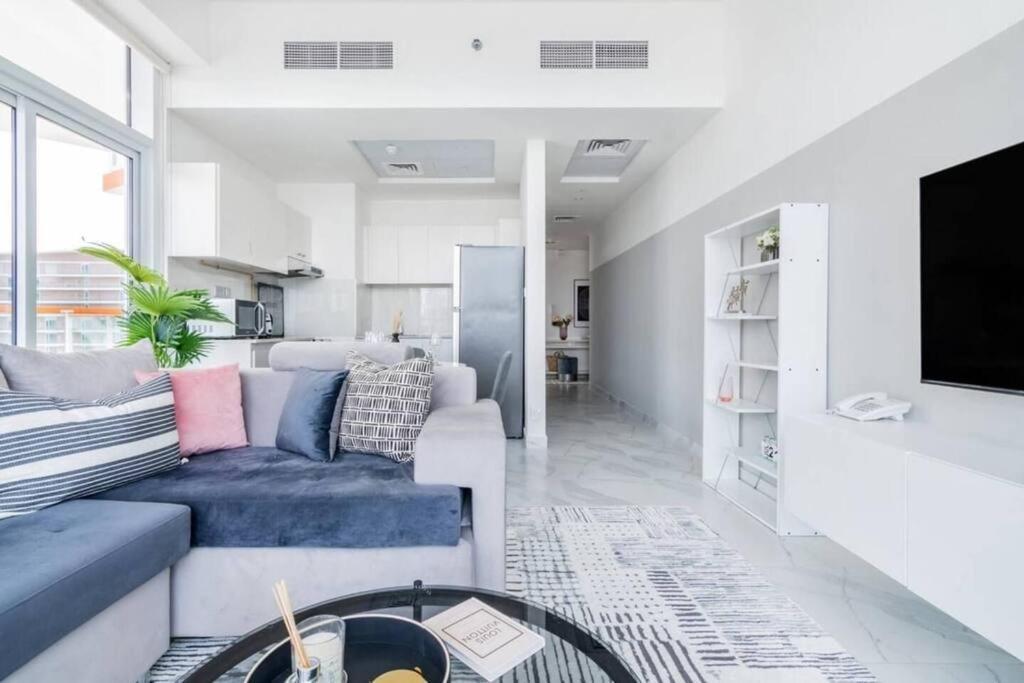 Apartamento Lux Marasi Moods 2bd 7px Burj Khalifa & Canal Views Dubái