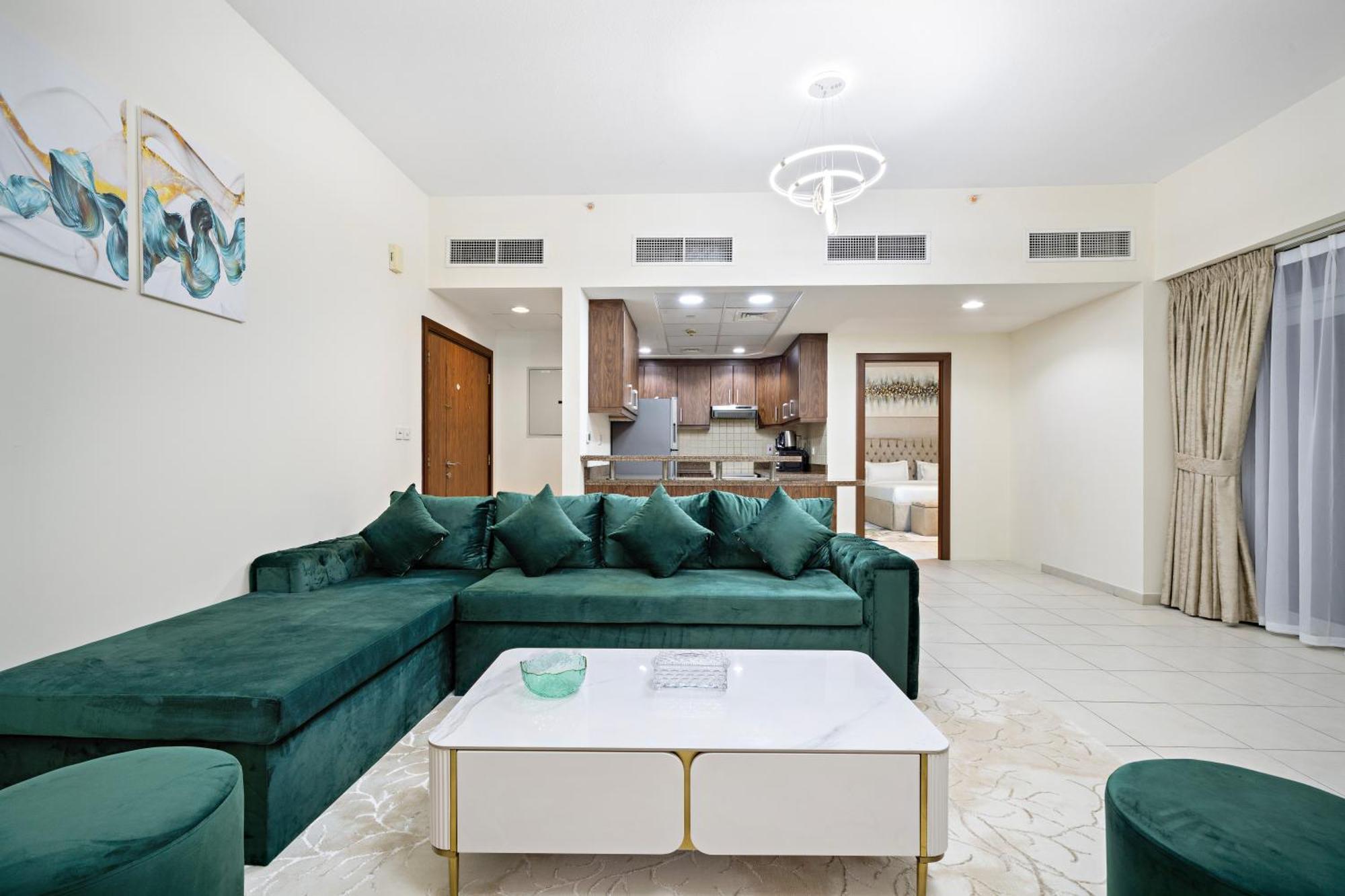 A-living Cozy 1br Retreat With Balcony & Burj Khalifa Views At Executive Tower-1702 *