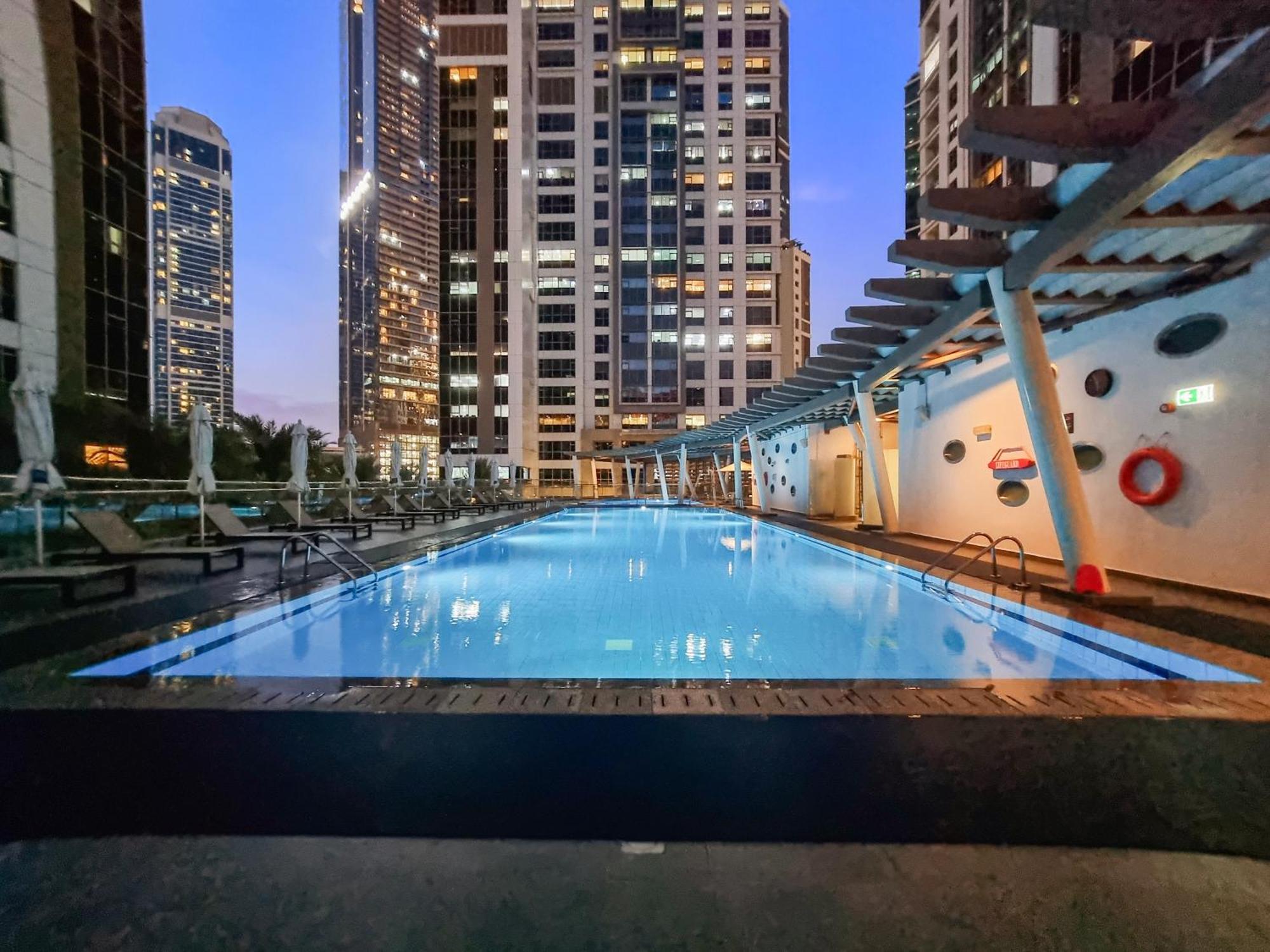 A-living Cozy 1br Retreat With Balcony & Burj Khalifa Views At Executive Tower-1702 * Dubai