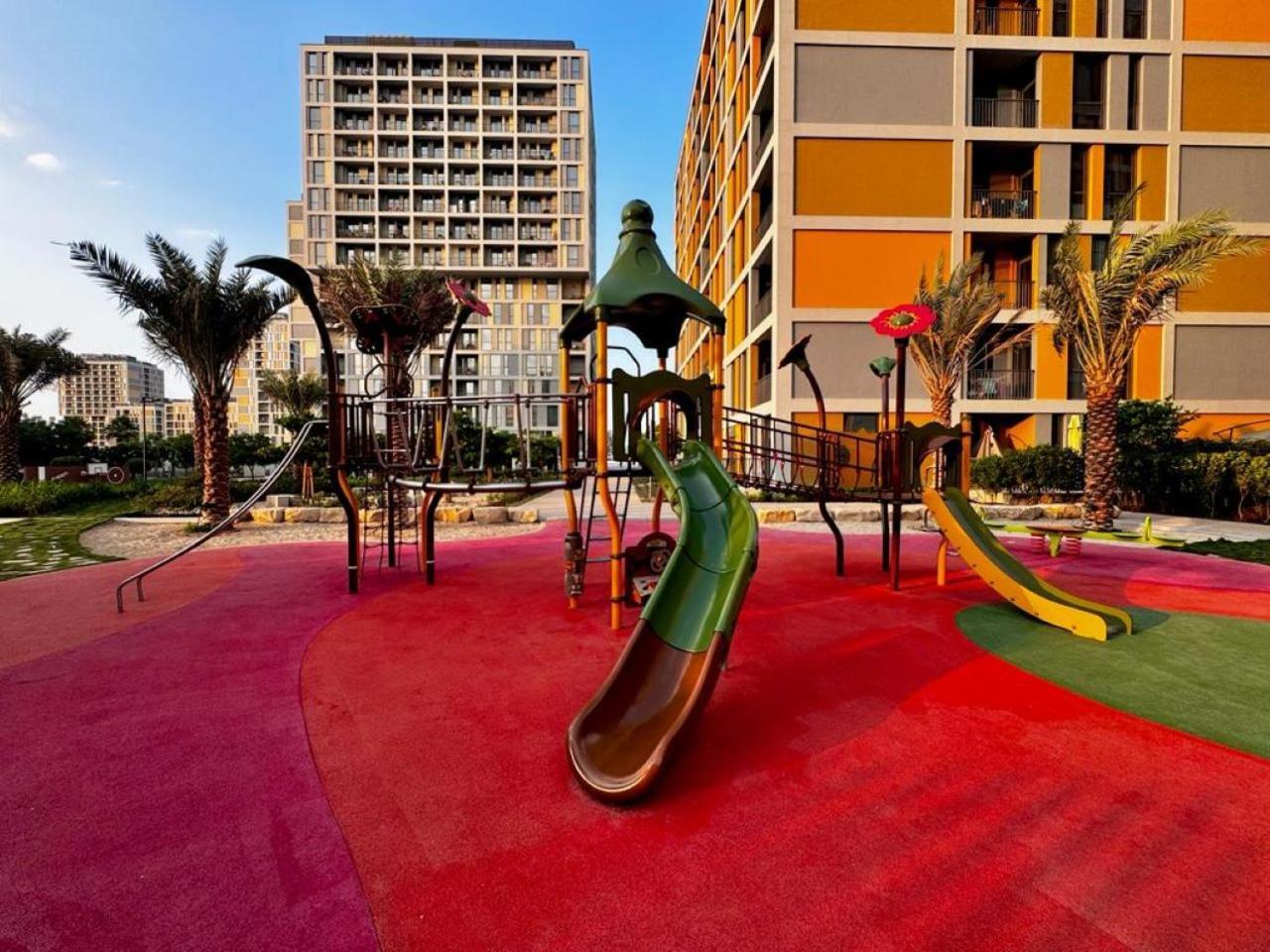 Modern 1-bedroom In Family-friendly With Swimming Pool, Gym & Free Parking. * Dubaï