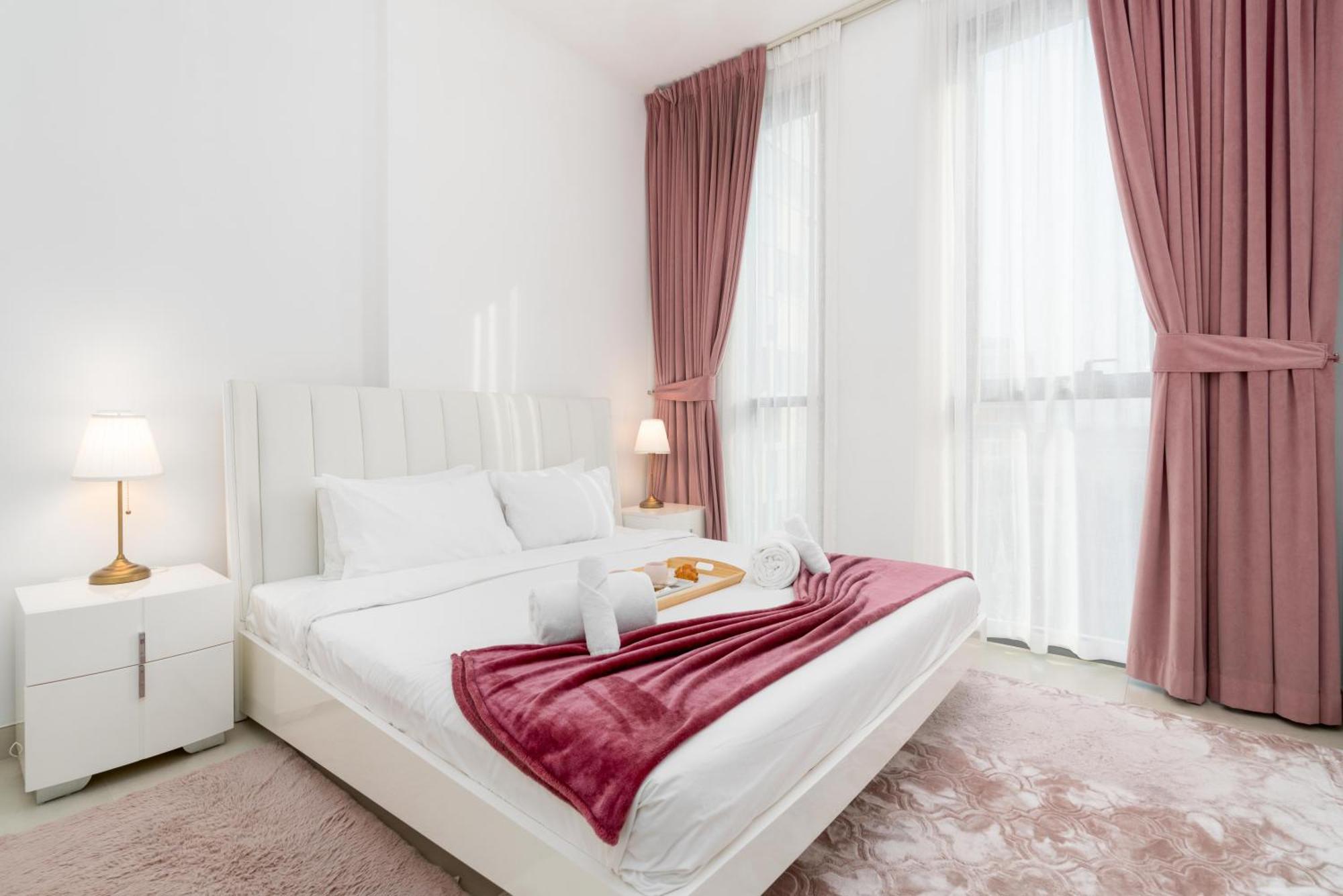 Modern 1-bedroom In Family-friendly With Swimming Pool, Gym & Free Parking. Appartement Dubaï