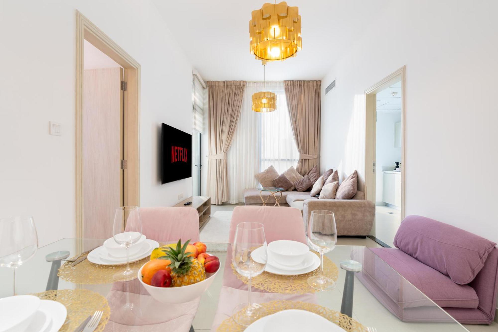 Modern 1-bedroom In Family-friendly With Swimming Pool, Gym & Free Parking. Dubaï