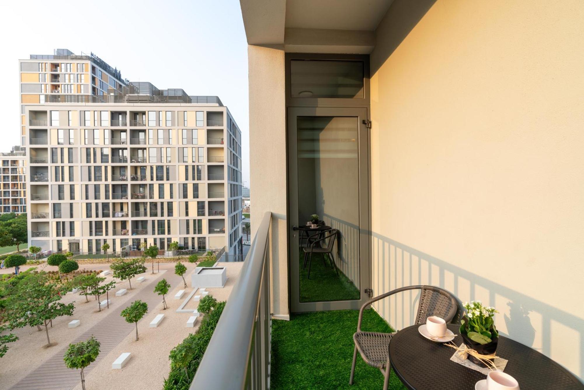 Modern 1-bedroom In Family-friendly With Swimming Pool, Gym & Free Parking. Appartement *