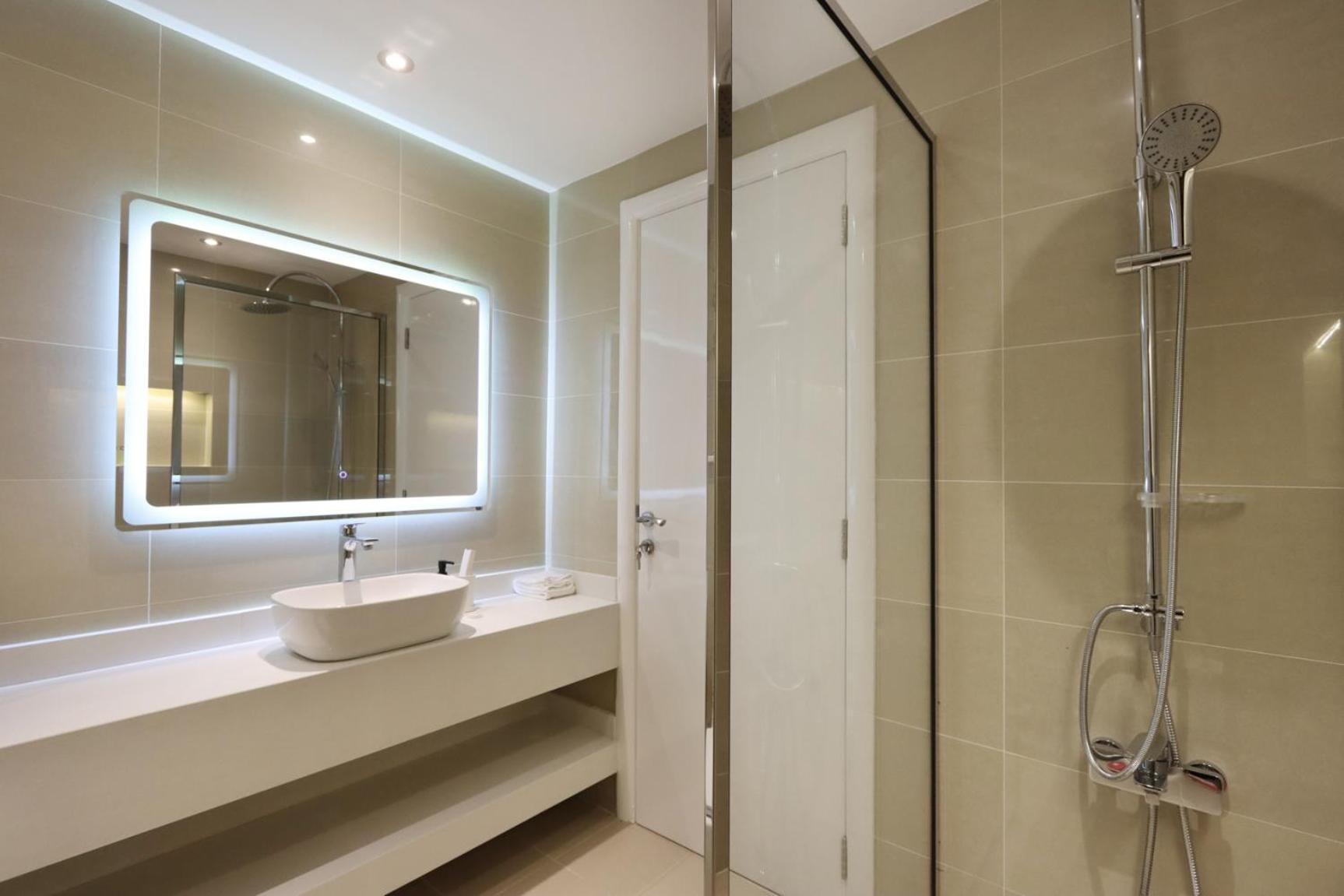 Livbnb - 1br In Marina, Next To Marina Mall Dubaï