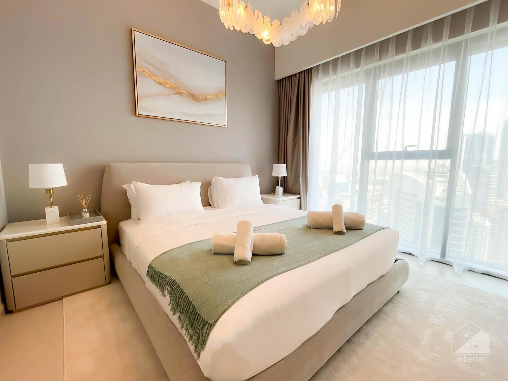 Luxury Burj Royale With Balcony & View Downtown * Dubai