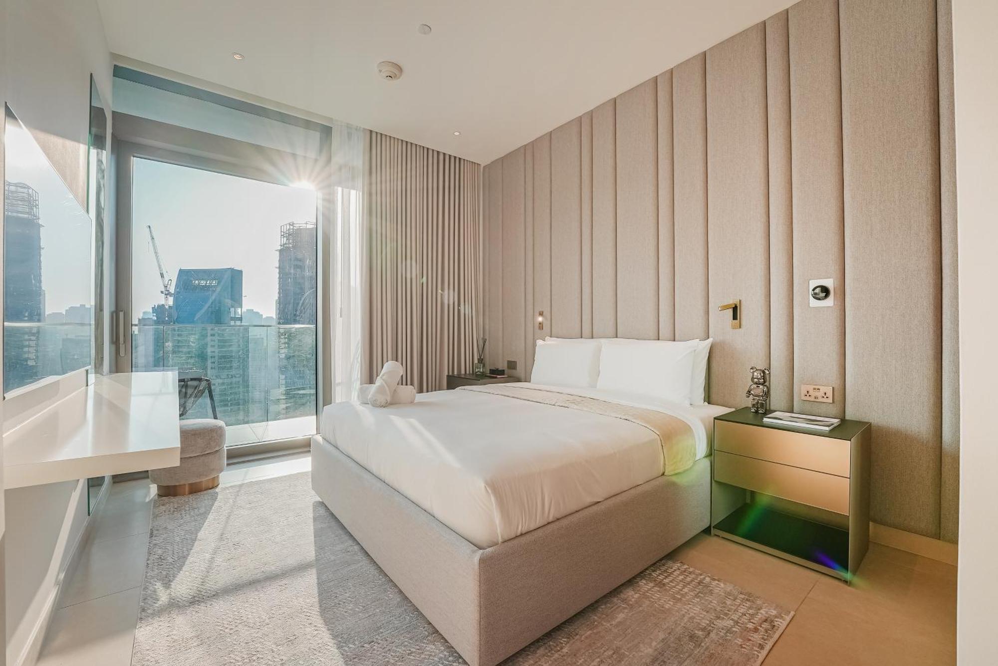 Luxe Living: Spacious Waterfront 2br In Marina Gate Apartamento