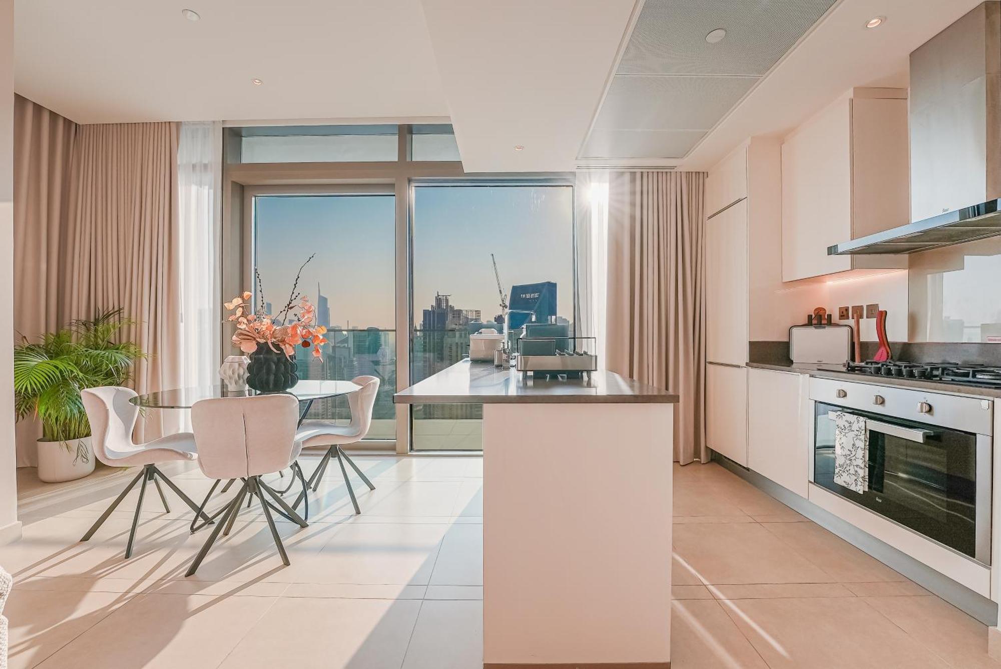 Apartamento Luxe Living: Spacious Waterfront 2br In Marina Gate Dubai