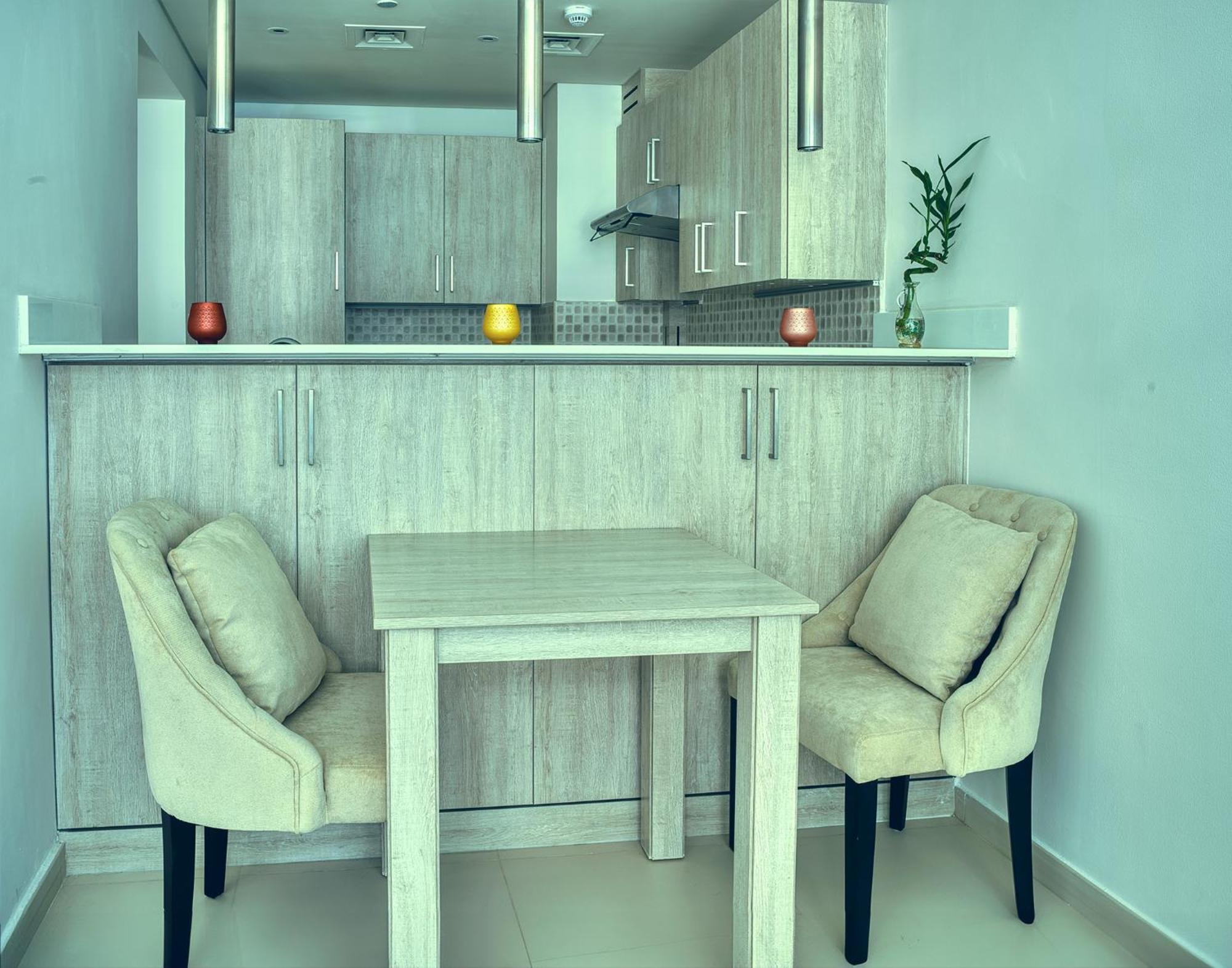 Apartment Luxury 1 Bedroom In Palm Dubai. Beach Access *