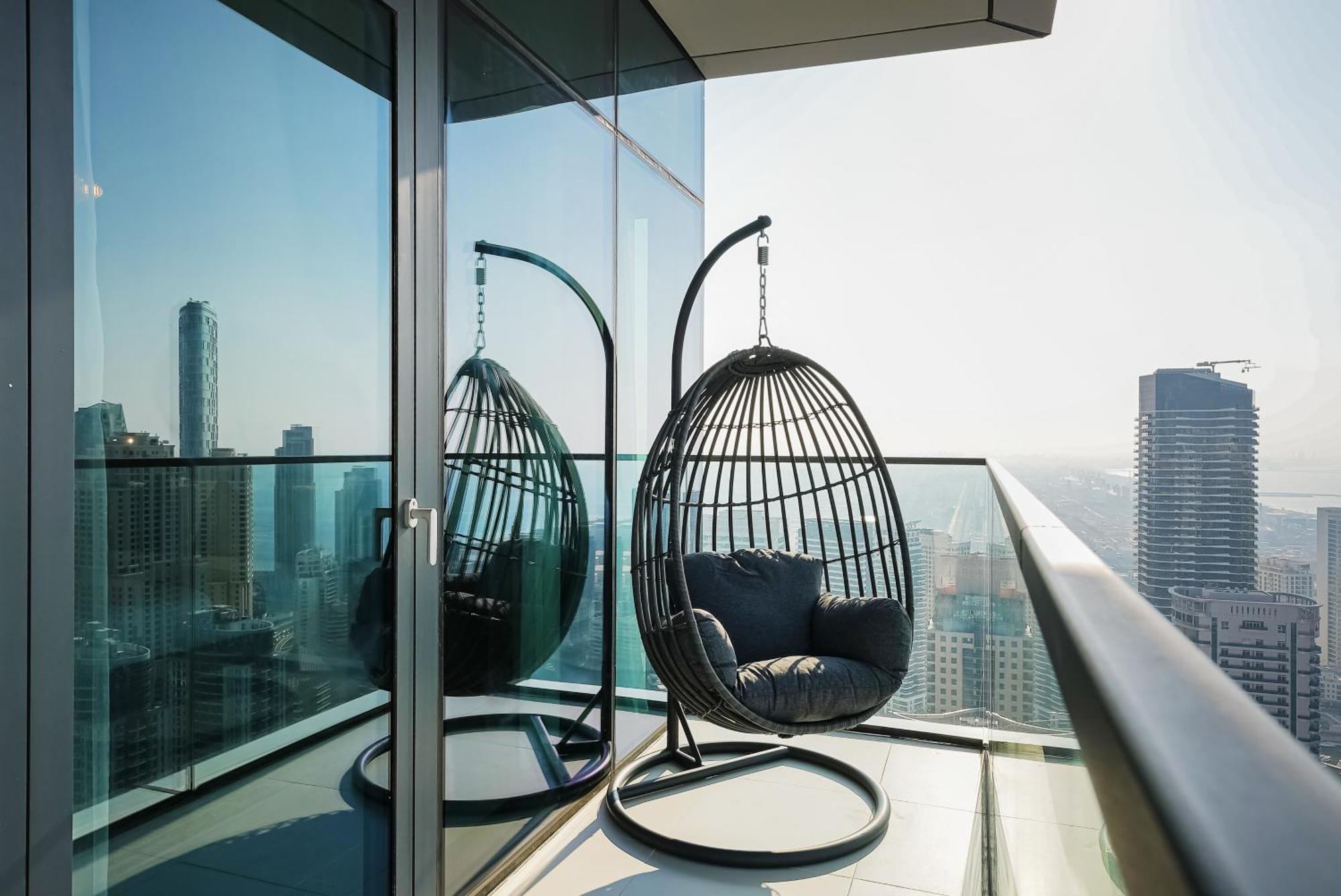 Modern 2br High Floor Haven In Vida Marina