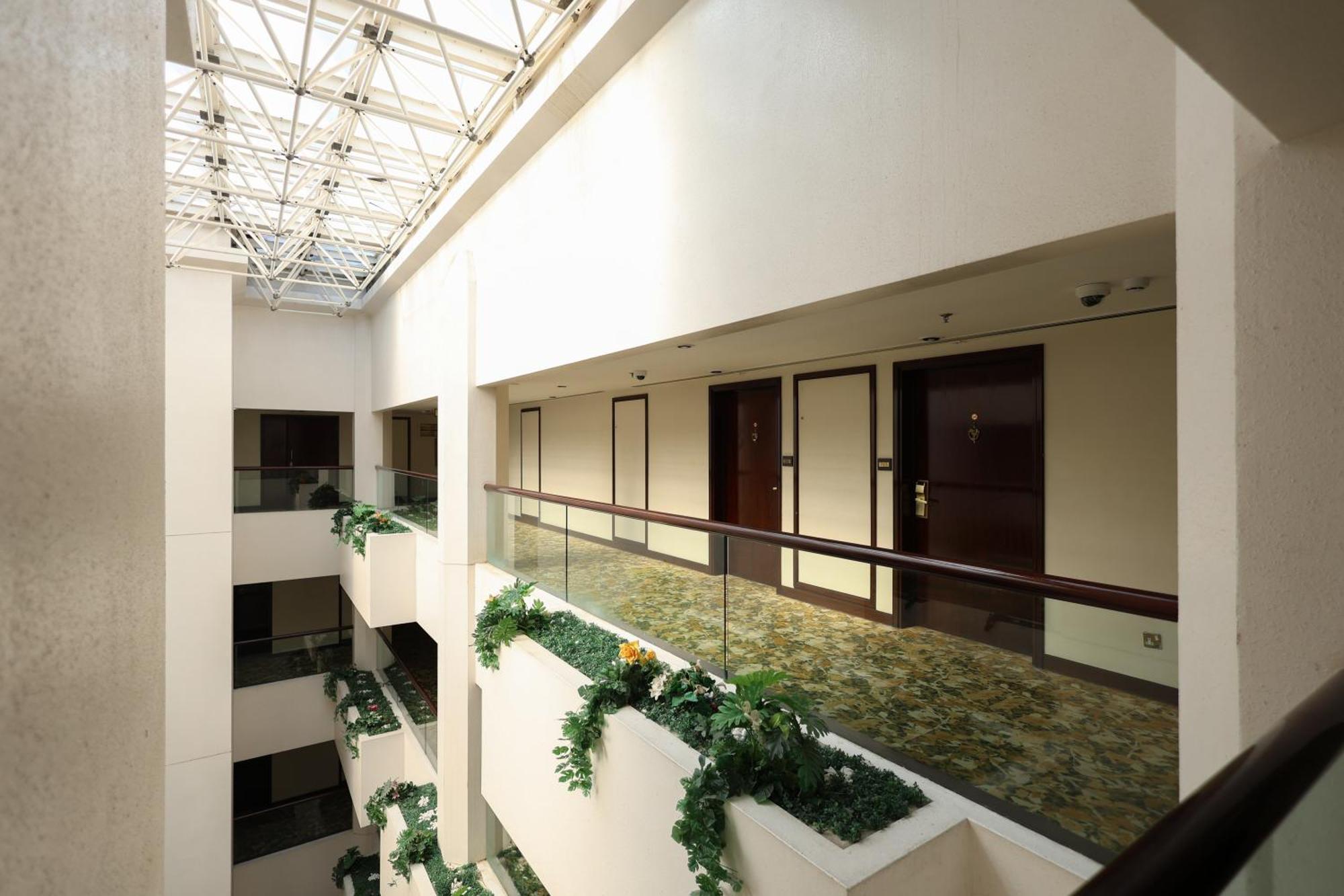 Aavri Hotel