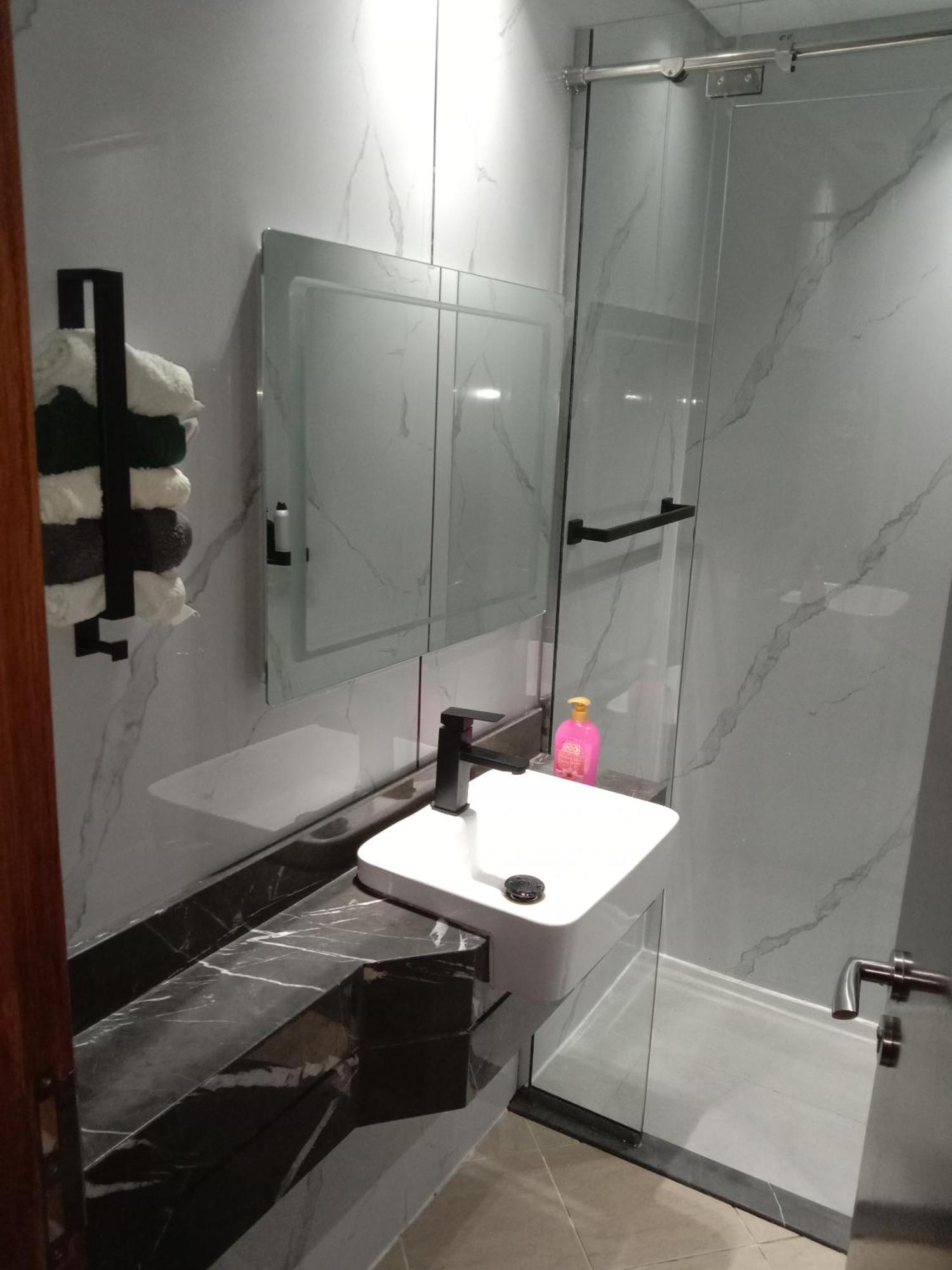 Huge Entire For With Free Pool, Steam & Sauna , Appartement *