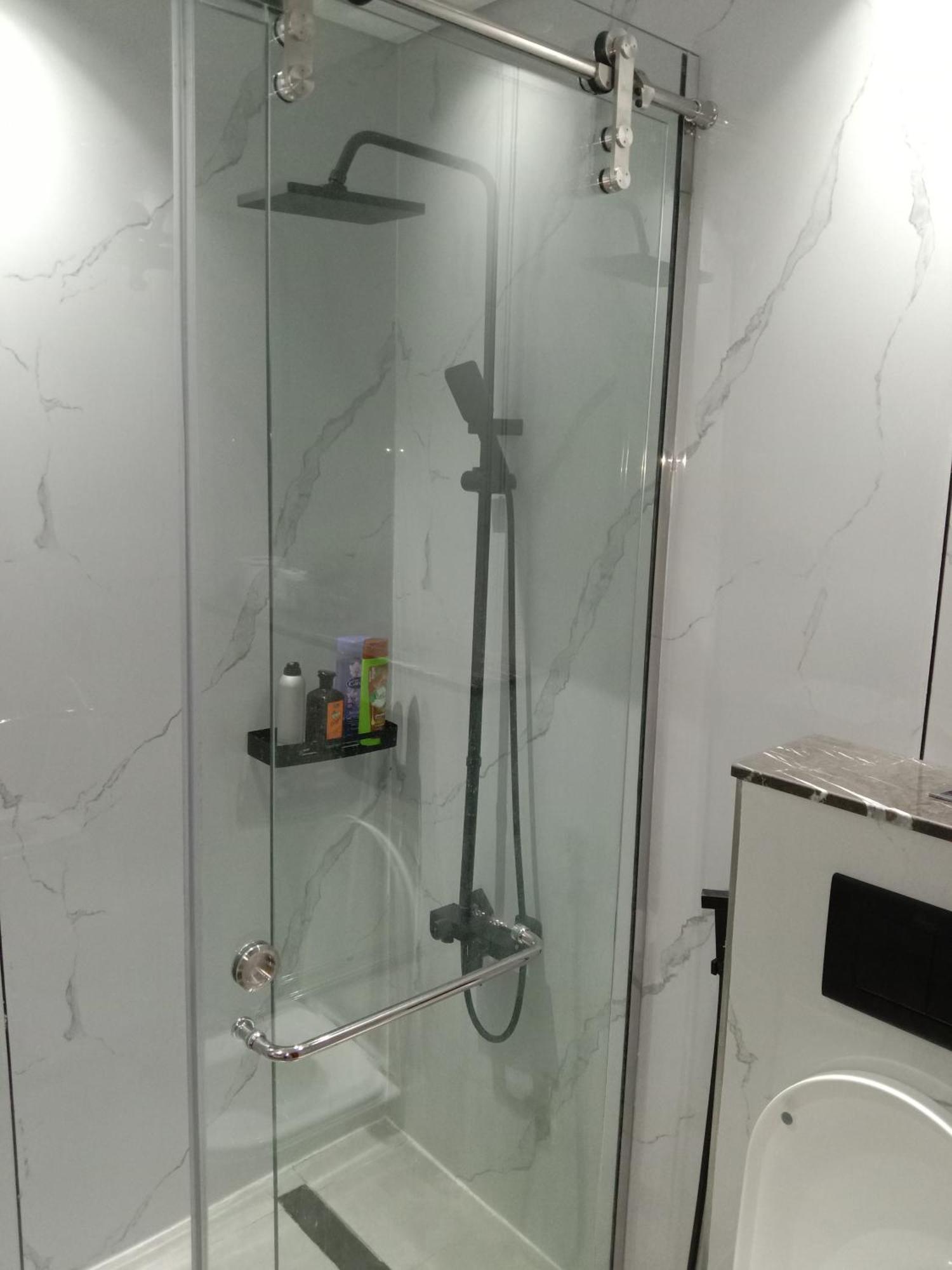 Huge Entire For With Free Pool, Steam & Sauna , Dubai