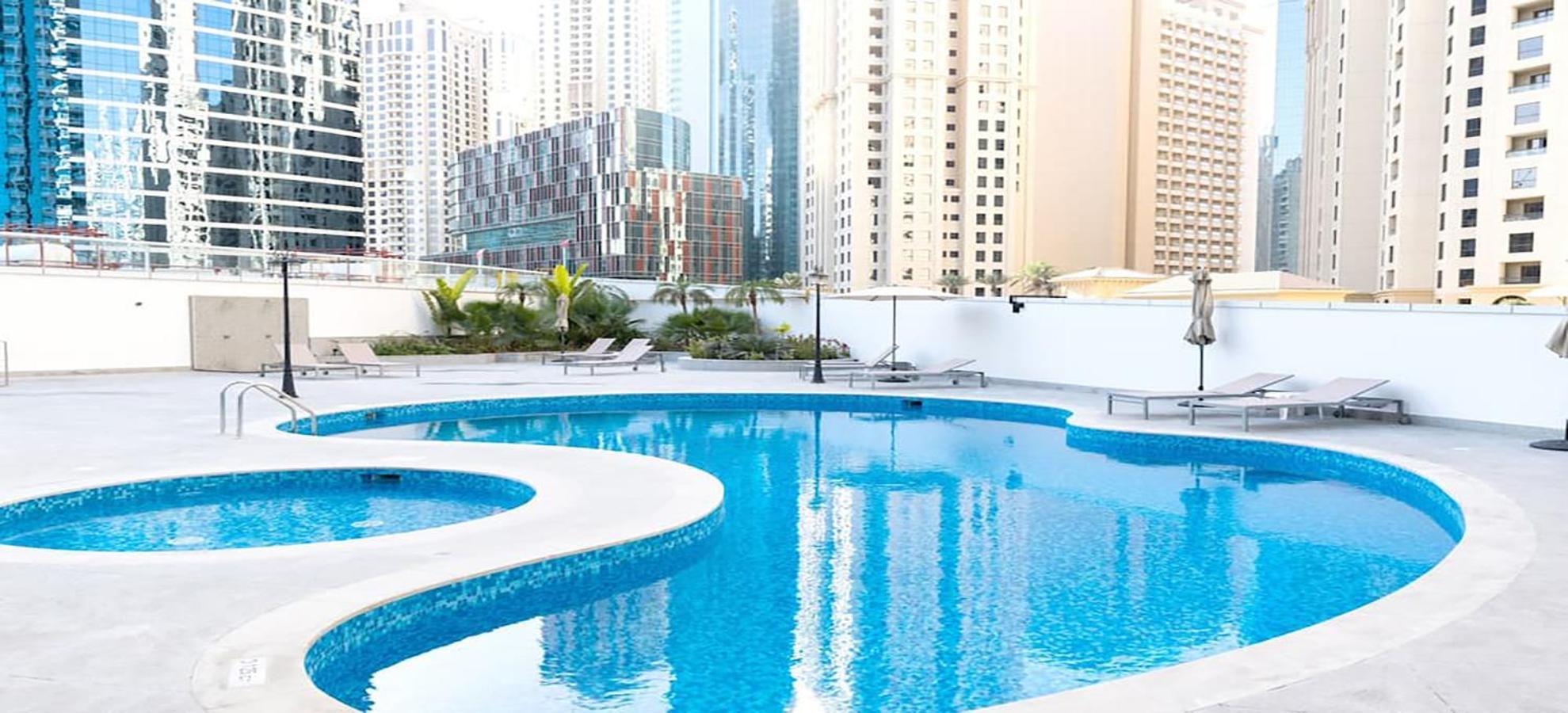 Appartement Walk To The Beach Or Enjoy The Amazing View From The Balcony Dubai