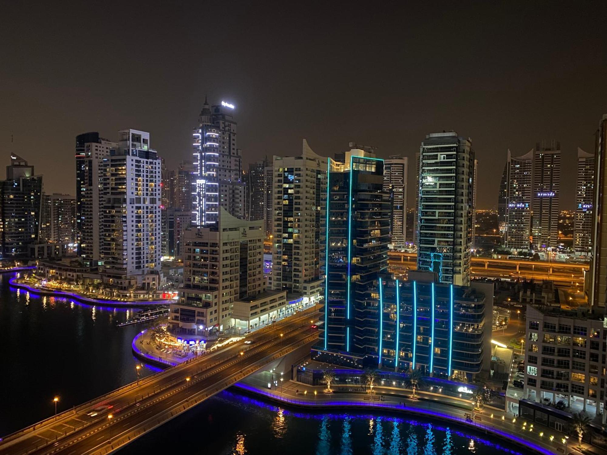Walk To The Beach Or Enjoy The Amazing View From The Balcony * Dubai
