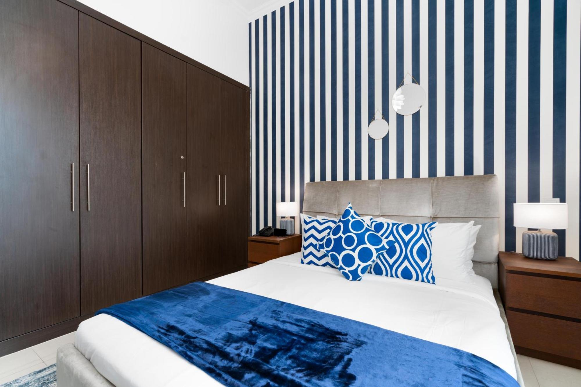 Ultimate 1 Bedroom Marina Views Location In The Heart Of Marina Perfect Vacation Near Marina Jbr Dubai