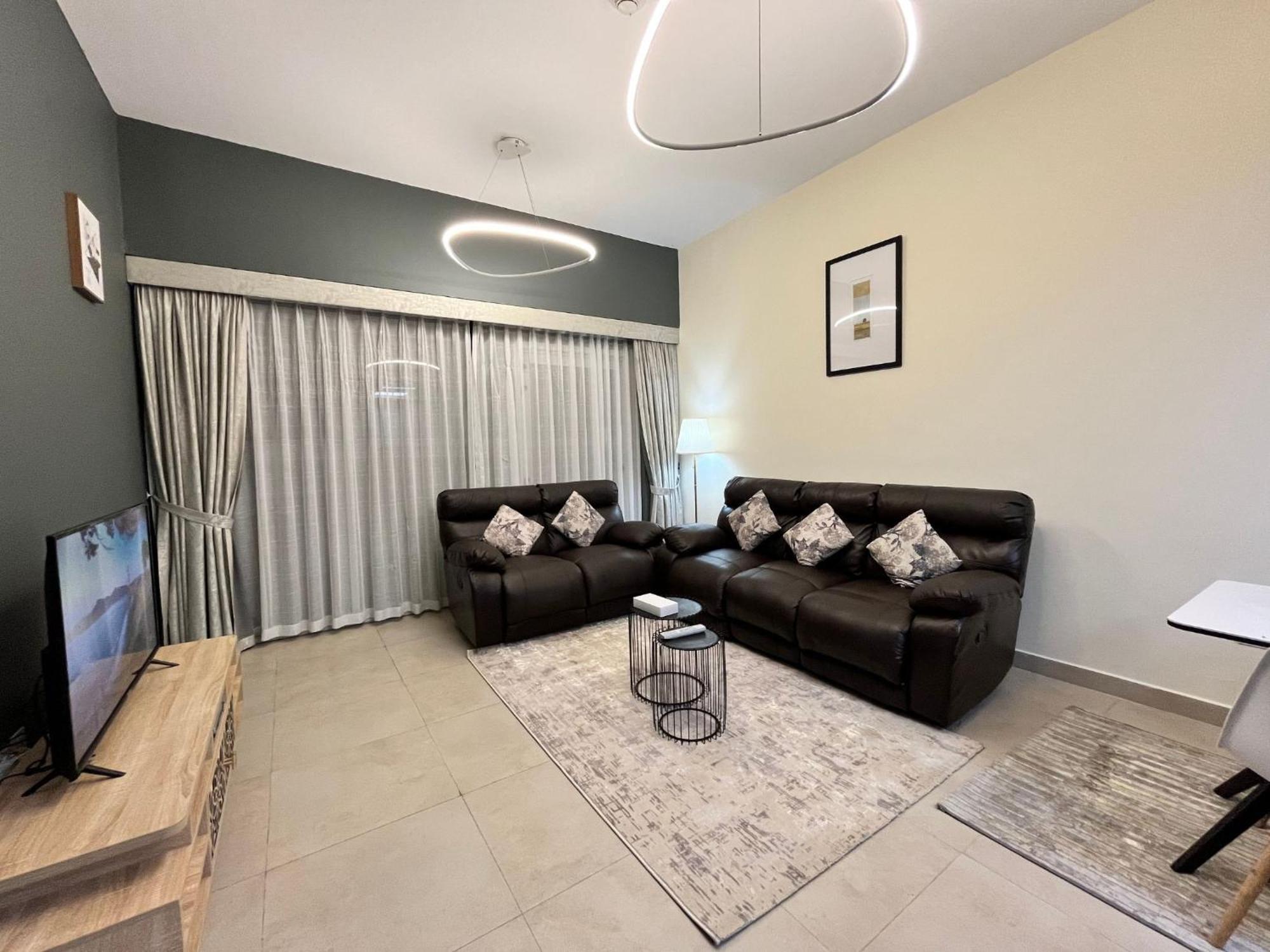 Trinity Homes - Spacious Modern Living 1br & 2br Unique Dubai