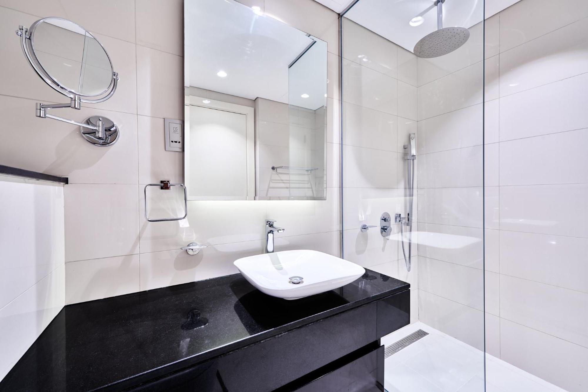 5* Studio, 10min Walk To Mall, 1min Bay Sqr Lägenhet Dubai