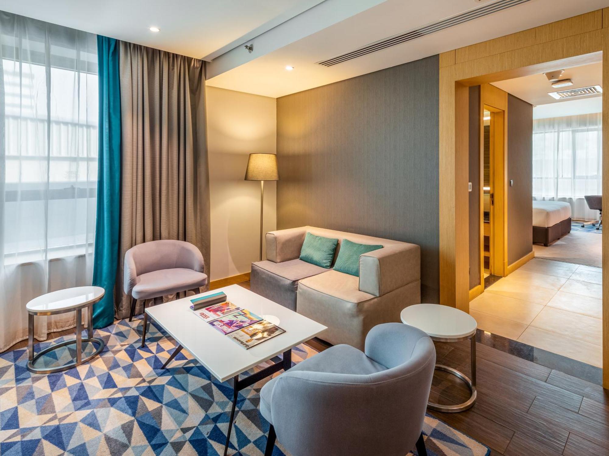 Hotel Flora Airport 4*