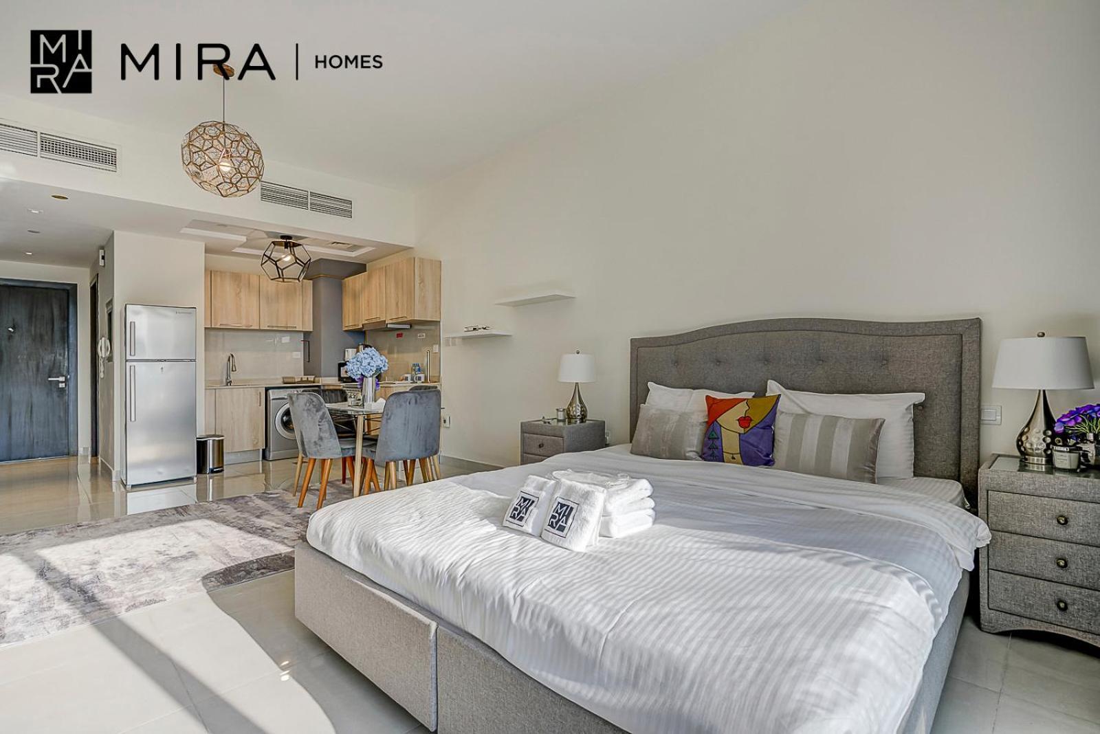 Mira Homes - Lovely In Ag Tower With Free Parking Apartamento
