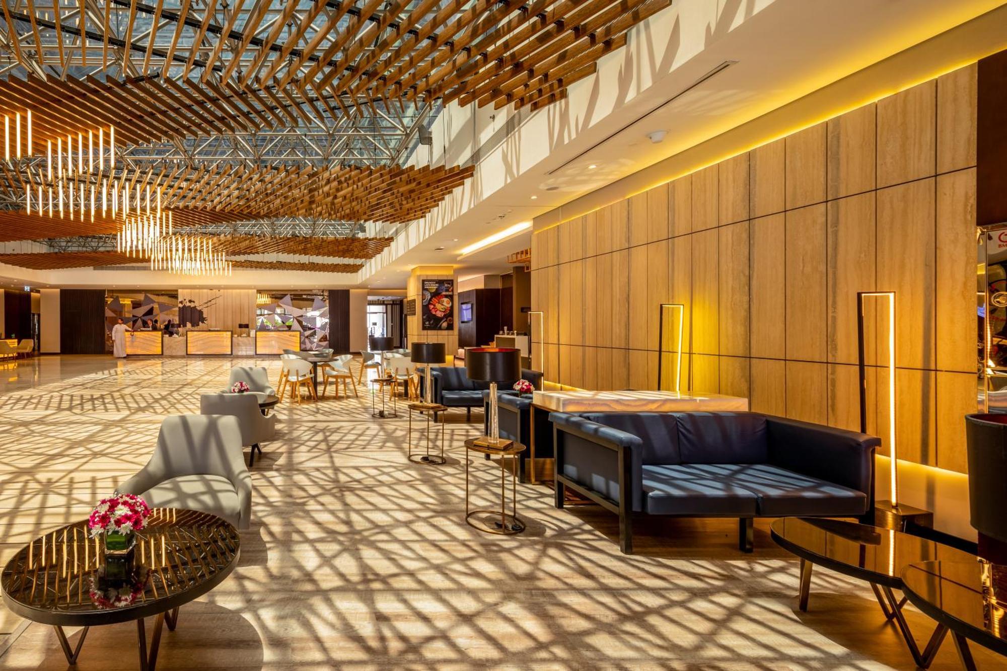 Flora Airport Hotel 4*