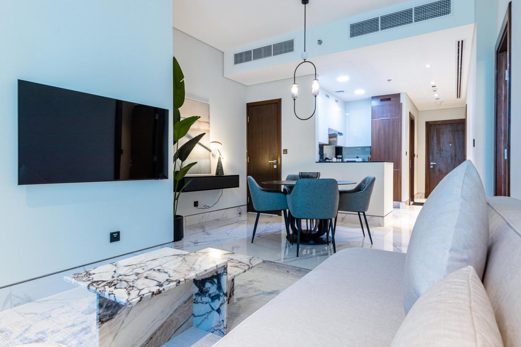 Homesgetaway - Contemporary 1 Bedroom In J One Appartement