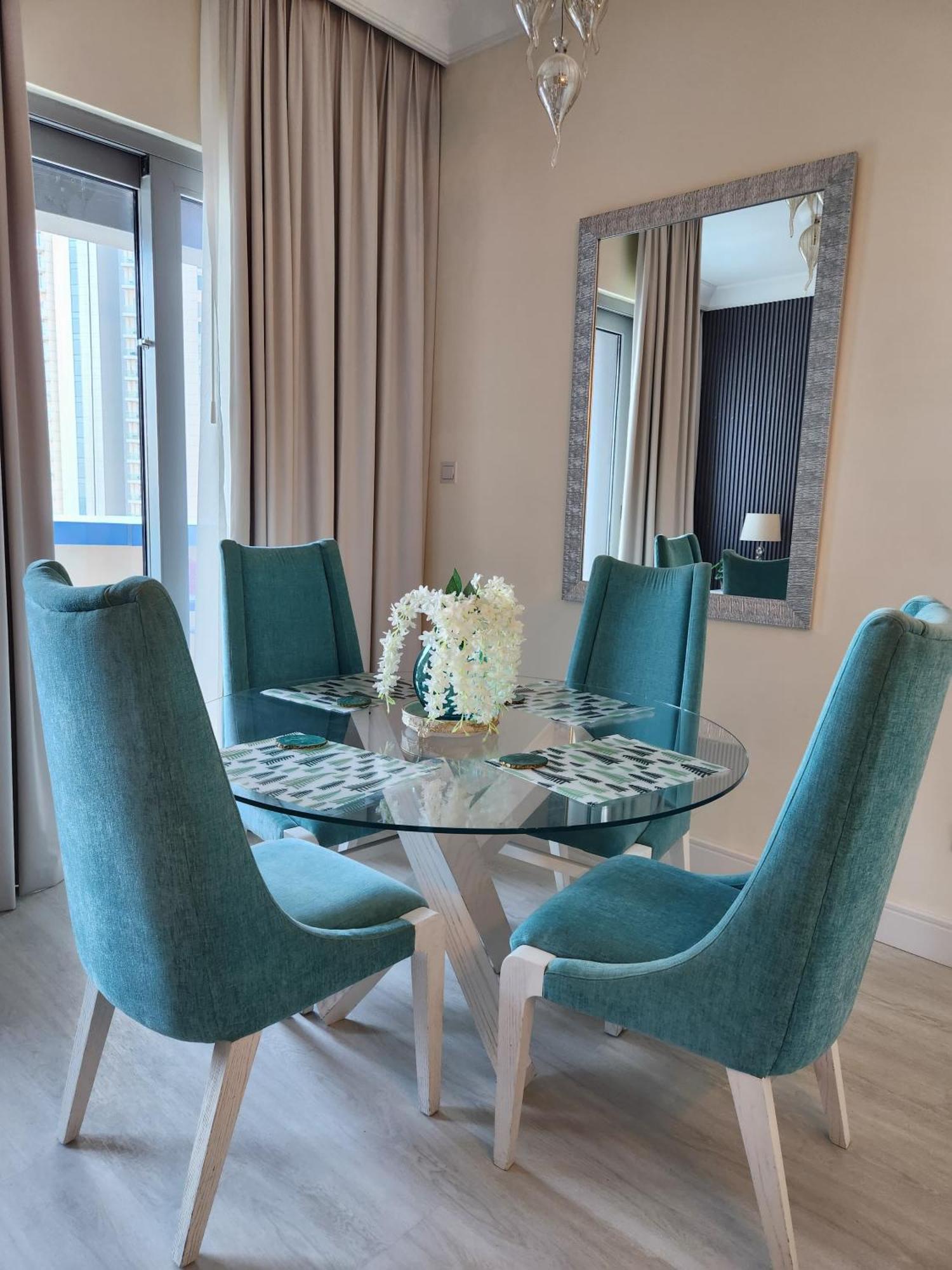 Elegant With Burj Khalifa View, Downtown Apartment