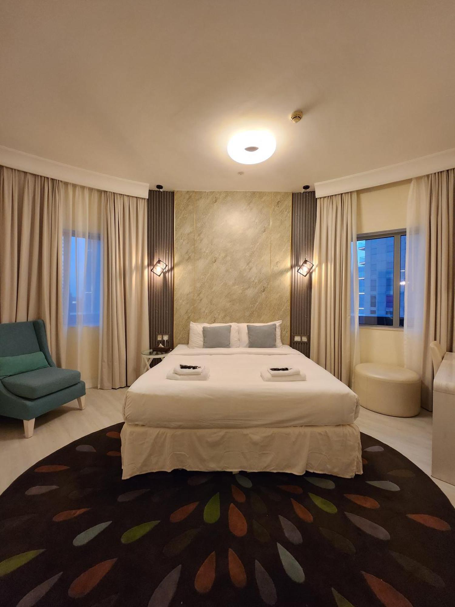 Elegant With Burj Khalifa View, Downtown * Dubai