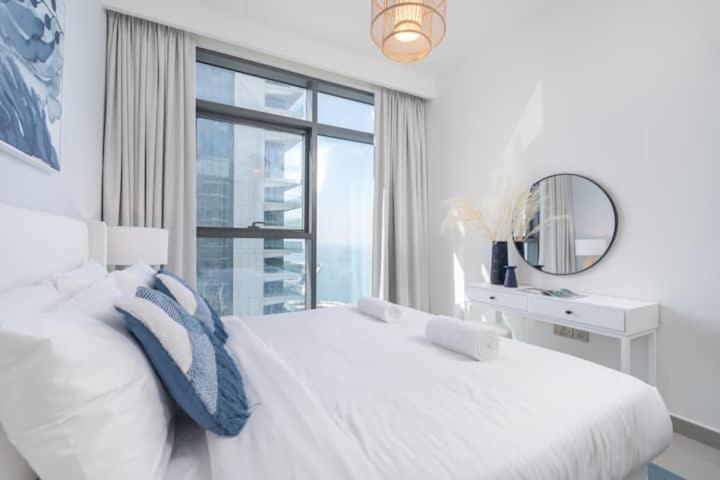 Vogue Beachfront - Palm Views & Private Apartamento Dubái