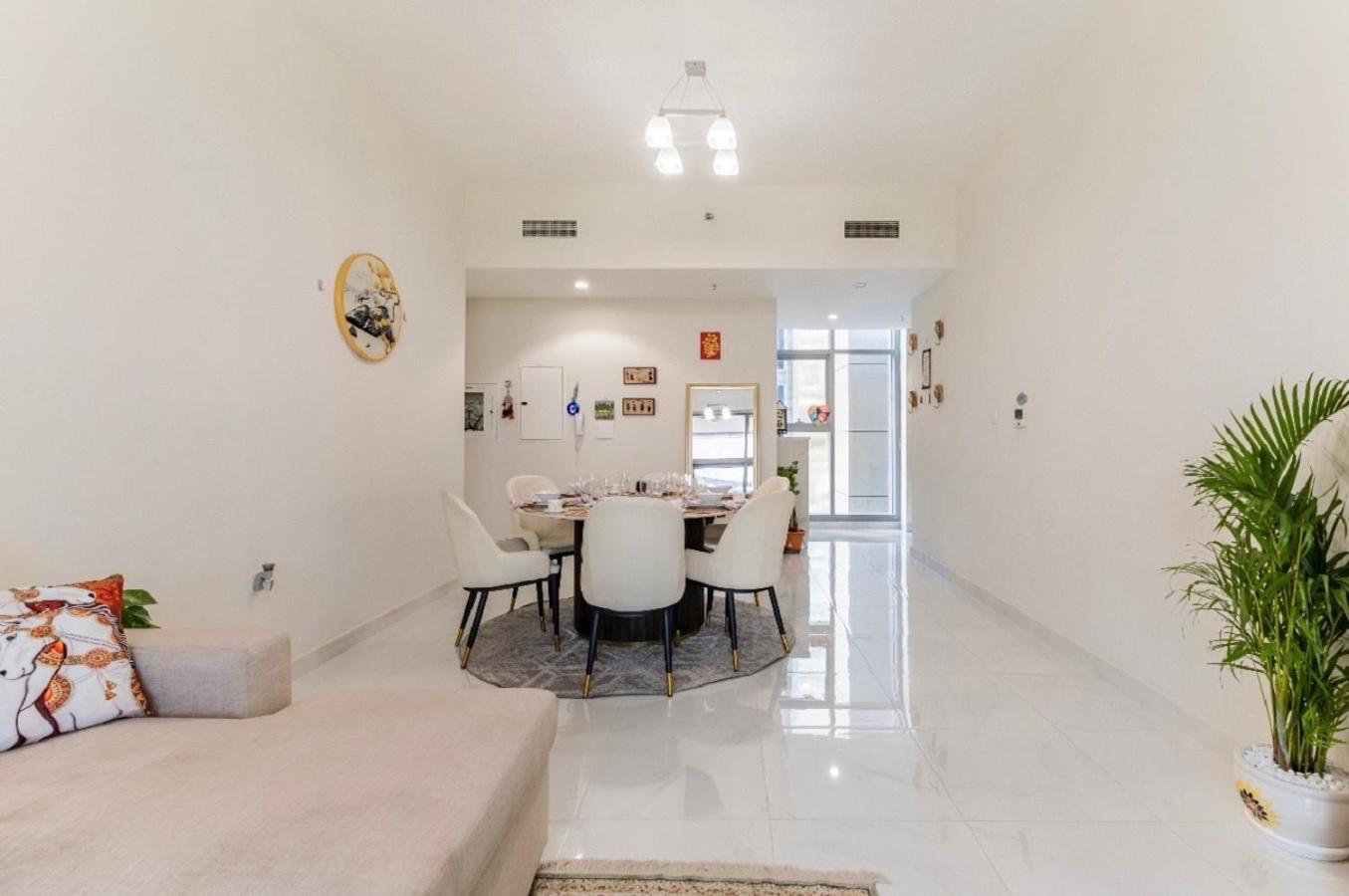Bright & Cozy, Near Metro & Downtown, Pool, Gym Apartamento *
