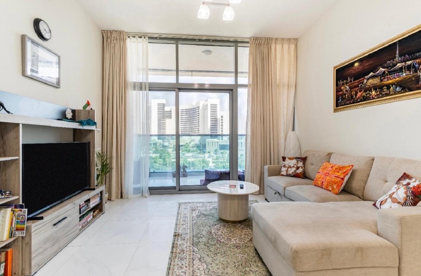 Bright & Cozy, Near Metro & Downtown, Pool, Gym Apartamento Dubái