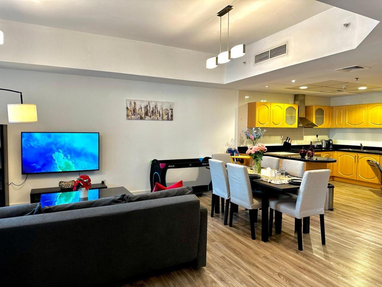 Apartment La Buena Vida Homes - Exquisite Spacious Luxe 1br , Full Marina View, Kitchen, 5 Min To Beach, Jbr And Marina Dubai