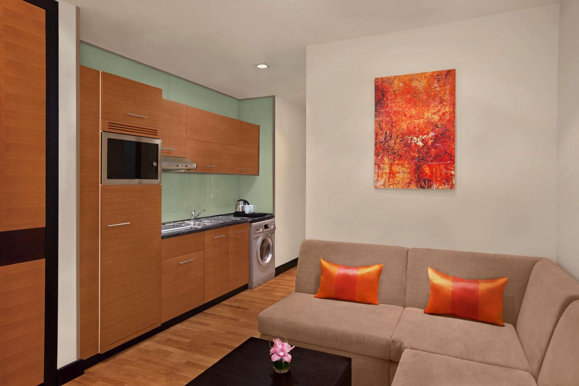 Aparthotel Doubletree By Hilton And Residences - Al Barsha 4*