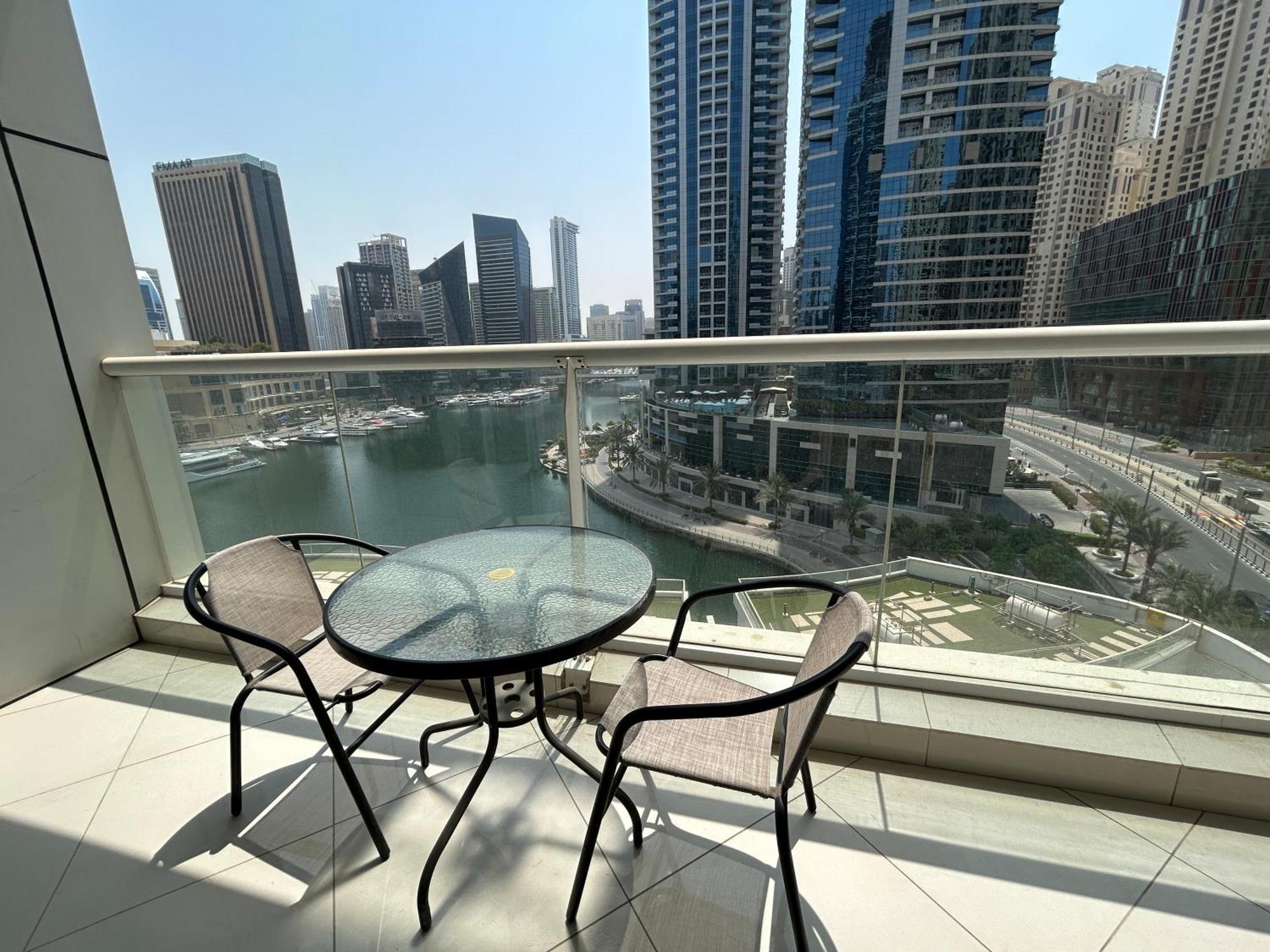 Apartemen Golden Vacation Homes Continental Tower Marina Dubai