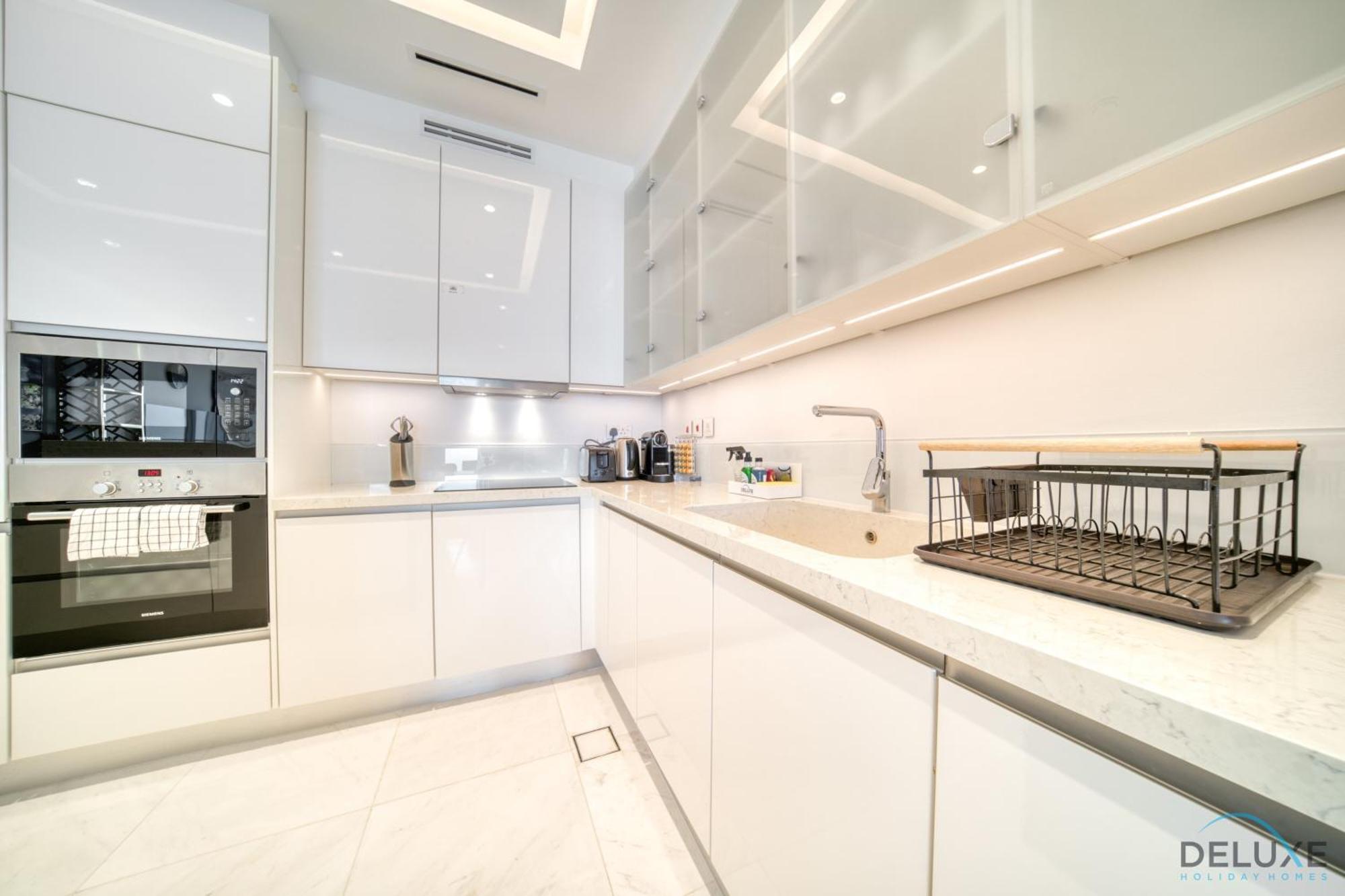 Picturesque 3br With Assistant At The One Jbr By Deluxe Homes