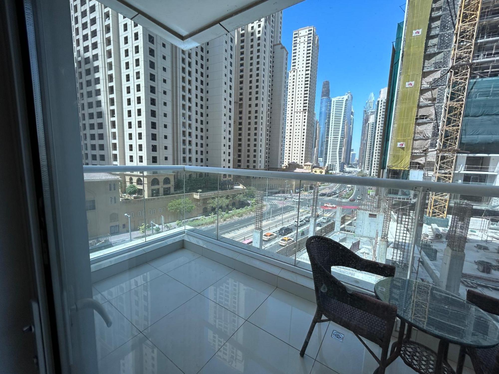 Golden Vacation Homes Continental Tower Marina Apartemen *