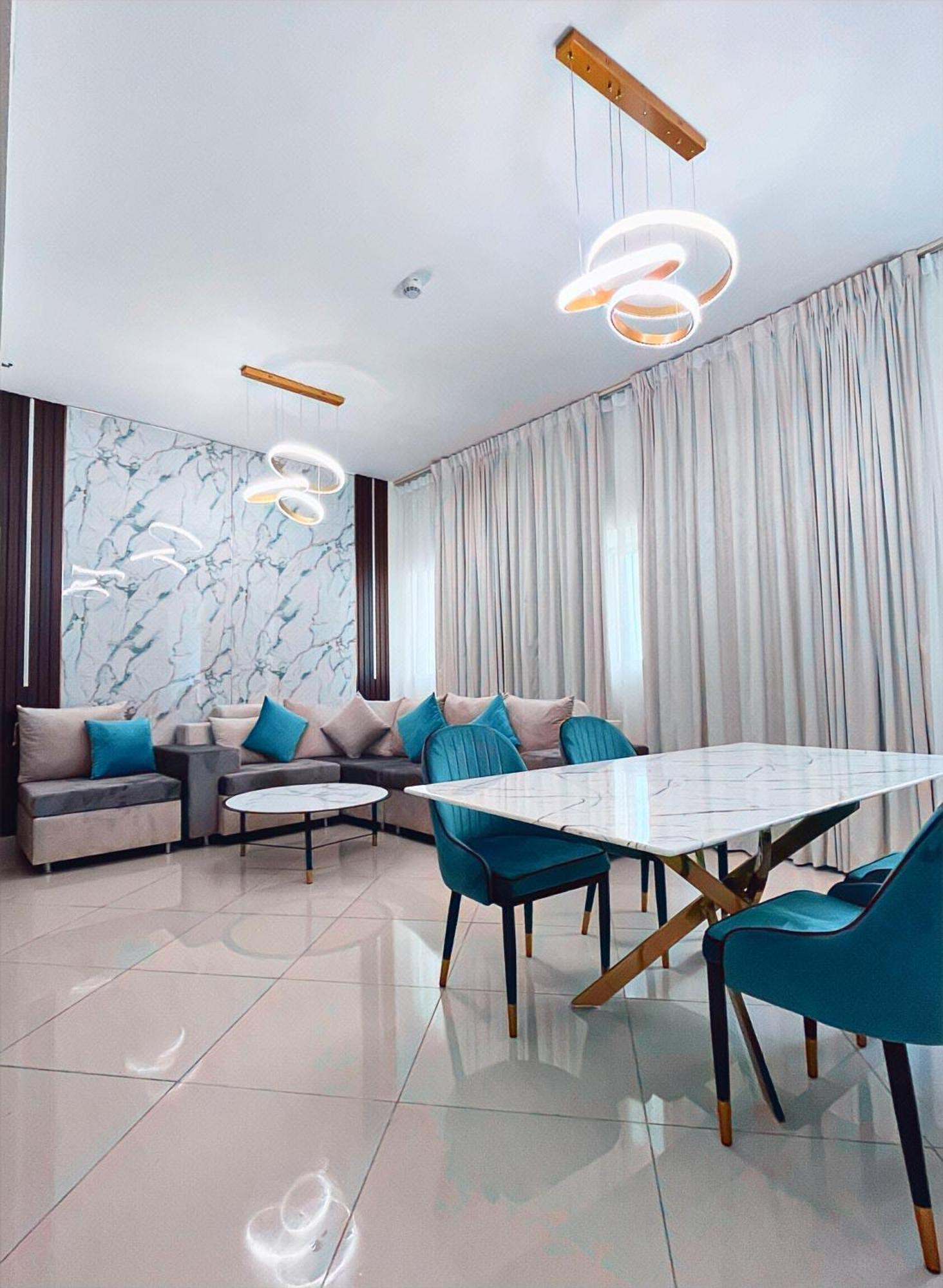 Apartment Jewellery Homes In Amwaj 4 With Direct Access *