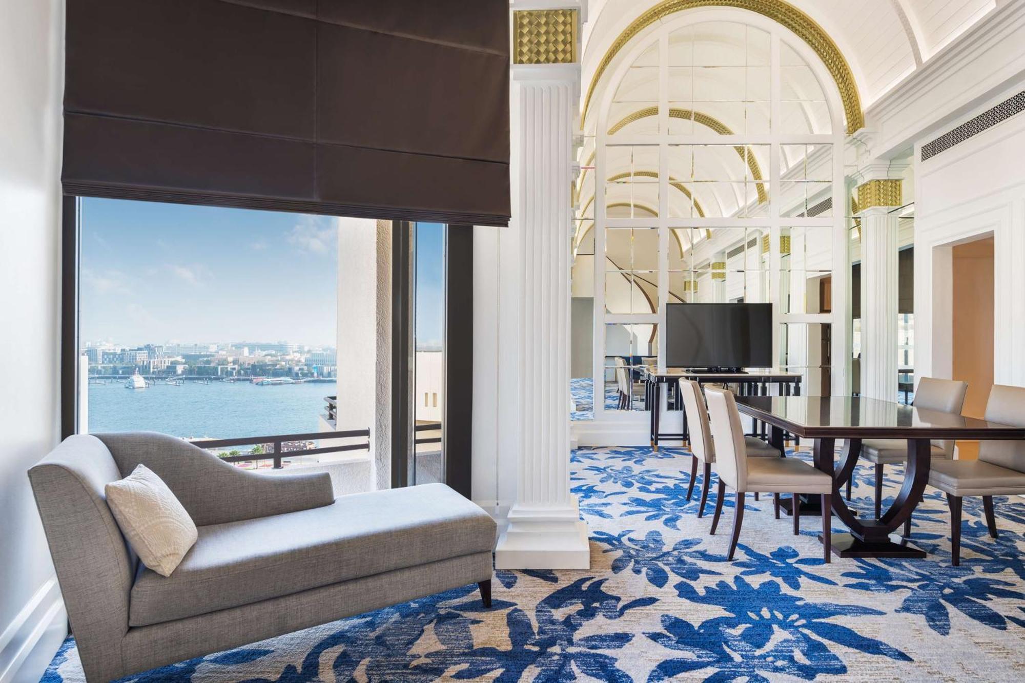 Radisson Blu Hotel, Deira Creek Dubái