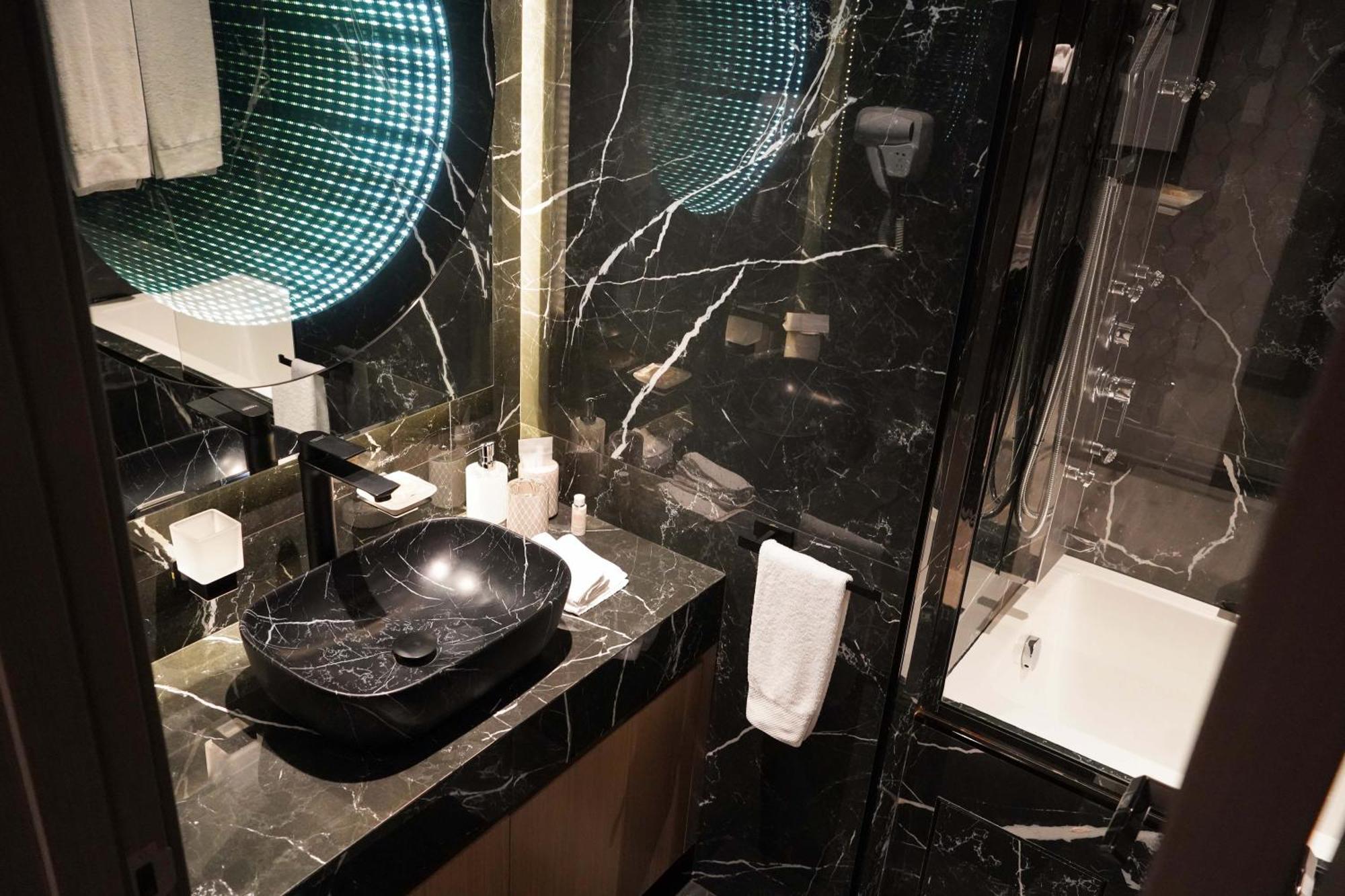 Royal Club By Rvhr, Palm Jumeirah * Dubai