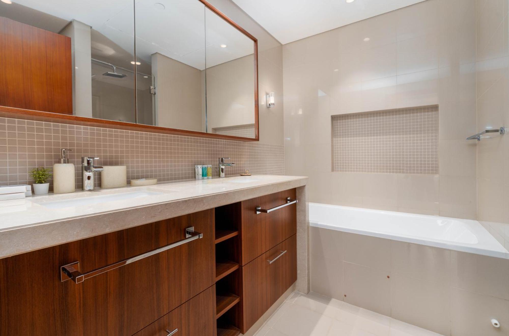 Lux Apt-burj View Opp. Dxb Mall Appartement *